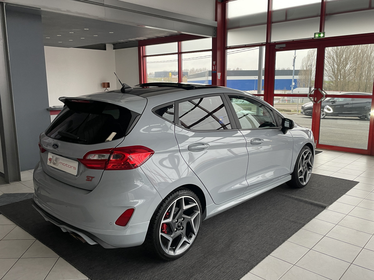 FORD FIESTA ST 1,5 200  GPS CAMERA TOIT PANO  APPLE CARPLAY FULL LED BLUETOOTH HIFI B&O REGULATEUR ETAT NEUF