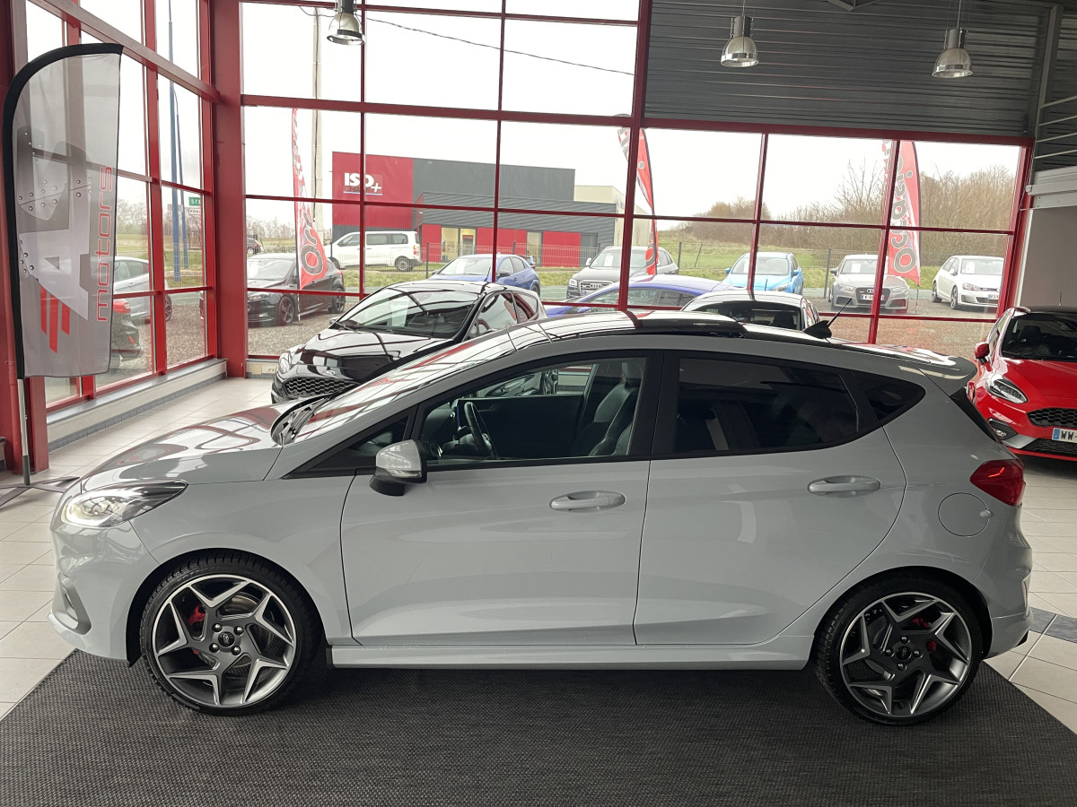 FORD FIESTA ST 1,5 200  GPS CAMERA TOIT PANO  APPLE CARPLAY FULL LED BLUETOOTH HIFI B&O REGULATEUR ETAT NEUF