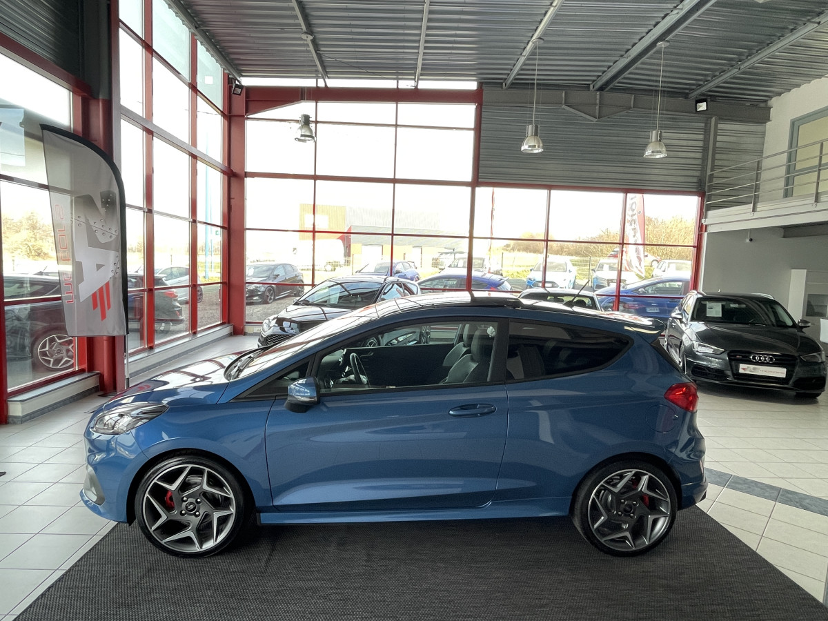 FORD FIESTA ST 1,5 200  GPS CAMERA  TOIT PANO  KEYLESS APPLE CARPLAY  BLUETOOTH HIFI B&O REGULATEUR EXCELLENT ETAT