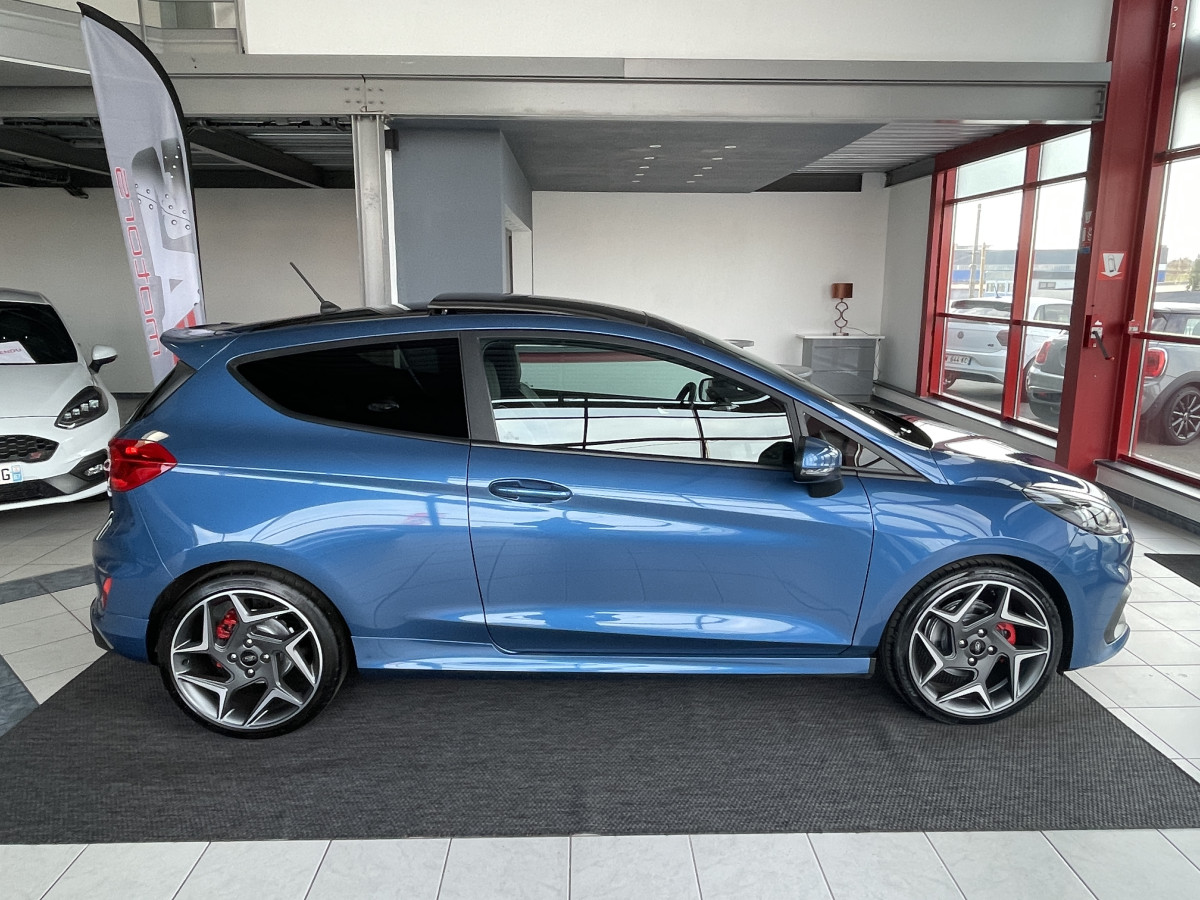 FORD FIESTA ST 1,5 200  GPS CAMERA  TOIT PANO  KEYLESS APPLE CARPLAY  BLUETOOTH HIFI B&O REGULATEUR EXCELLENT ETAT