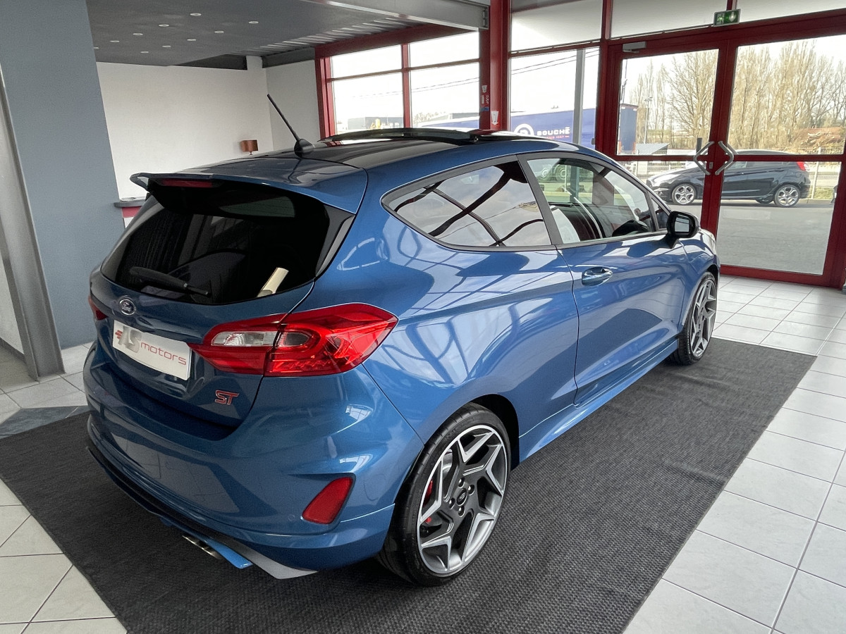 FORD FIESTA ST 1,5 200  GPS CAMERA  TOIT PANO  KEYLESS APPLE CARPLAY  BLUETOOTH HIFI B&O REGULATEUR EXCELLENT ETAT