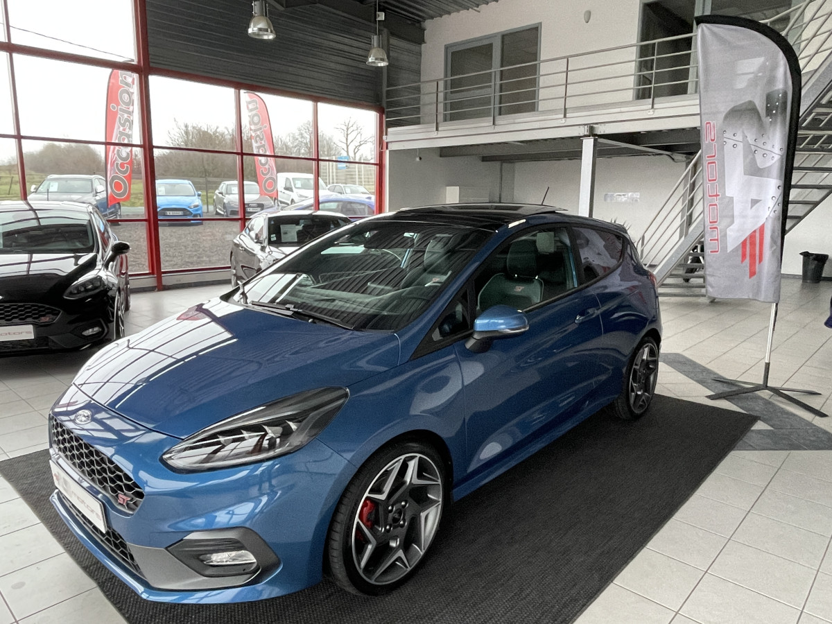 FORD FIESTA ST 1,5 200 PACK PERF TOIT PANO PACK HIVER GPS CARPLAY REGULATEUR RECARO KEYLESS ETAT NEUF