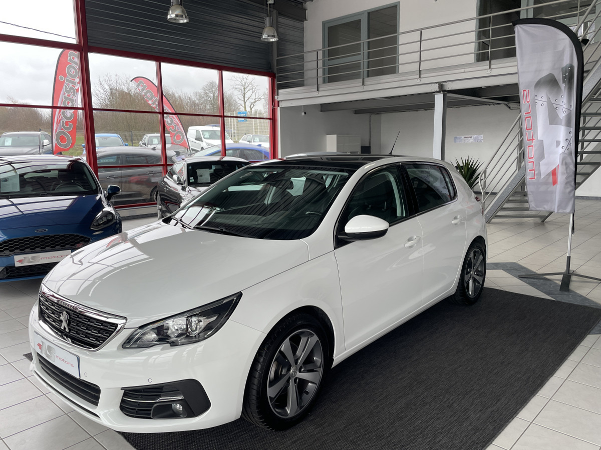 PEUGEOT 308 1,2 PURETECH 130 EAT8 TYPE ALLURE GPS TOIT PANO REGULATEUR ATTELAGE EXCELLENT ETAT