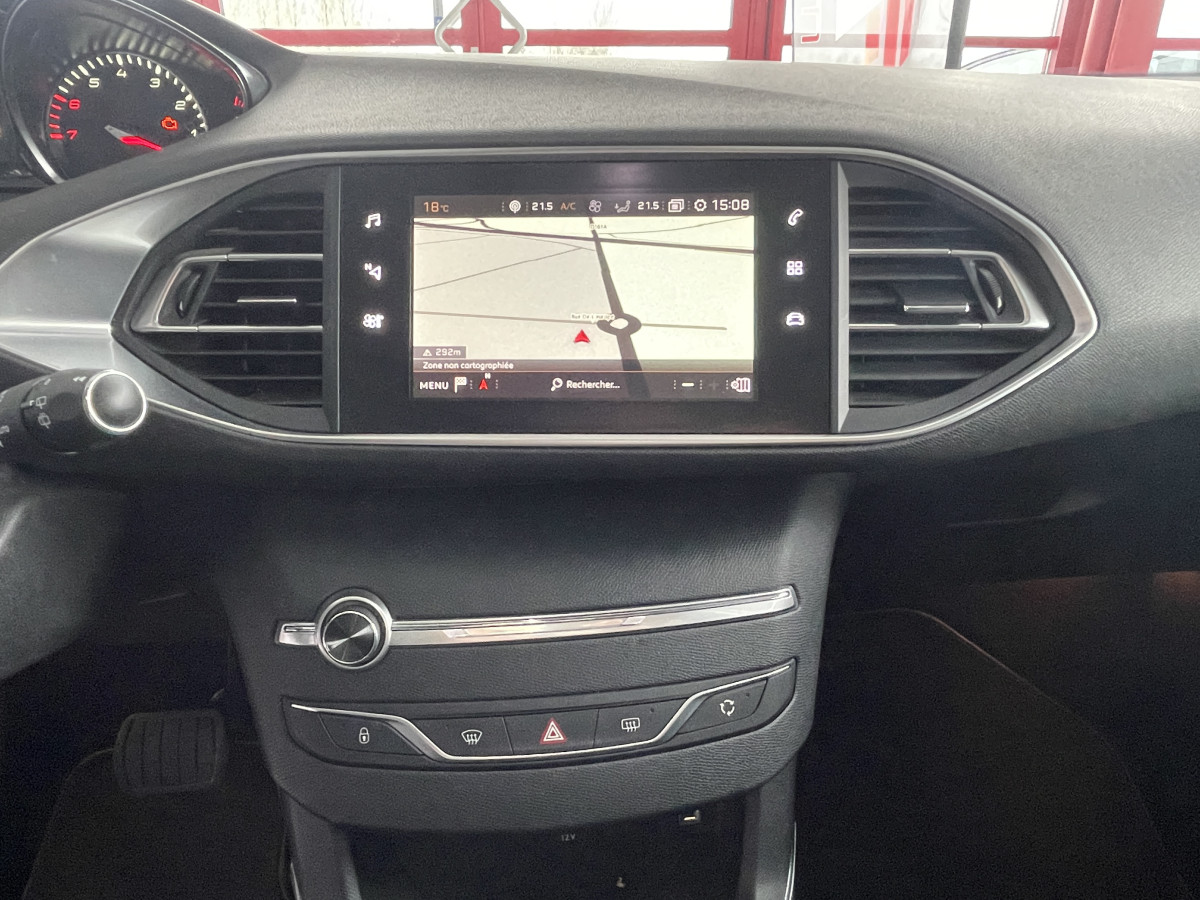 PEUGEOT 308 1,2 PURETECH 130 EAT8 TYPE ALLURE GPS TOIT PANO REGULATEUR ATTELAGE EXCELLENT ETAT