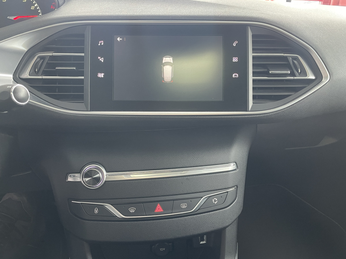 PEUGEOT 308 1,2 PURETECH 130 EAT8 TYPE ALLURE GPS TOIT PANO REGULATEUR ATTELAGE EXCELLENT ETAT