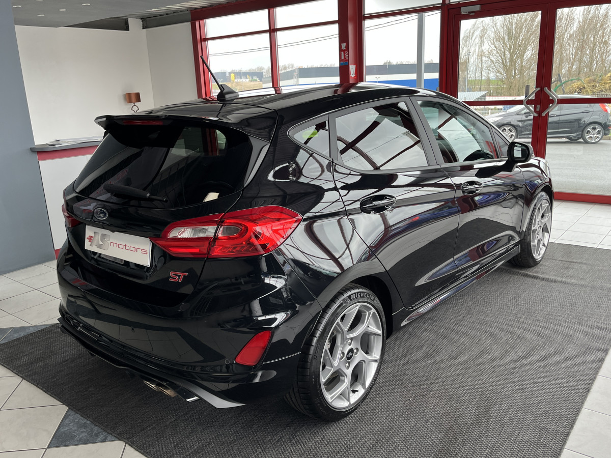 FORD FIESTA ST 1,5 200 PACK PERFORMANCE GPS CAMERA  APPLE CARPLAY FULL LED BLUETOOTH PACK HIVER  REGULATEUR ETAT NEUF