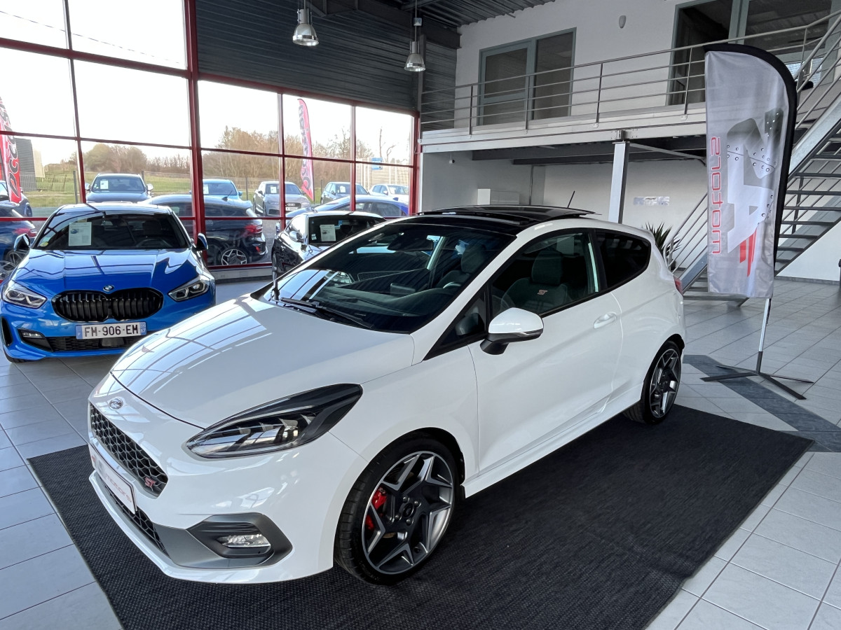 FORD FIESTA ST 1,5 200 PACK PERFORMANCE TOIT PANO  GPS  APPLE CARPLAY FULL LED BLUETOOTH HIFI B&O REGULATEUR