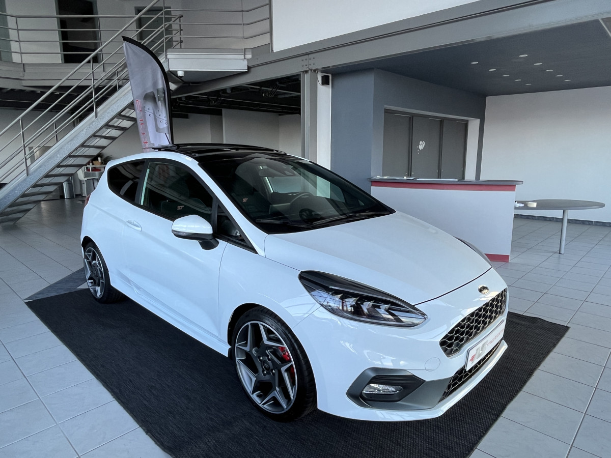 FORD FIESTA ST 1,5 200 PACK PERFORMANCE TOIT PANO  GPS  APPLE CARPLAY FULL LED BLUETOOTH HIFI B&O REGULATEUR