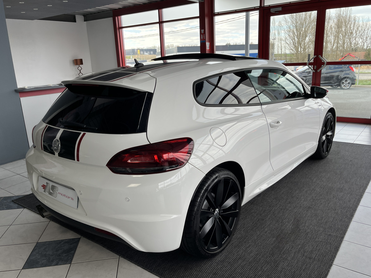 VOLKSWAGEN SCIROCCO GTS 1,4 TSI 160 GPS REGULATEUR  TOIT PANORAMIQUE EXCELLENT ETAT