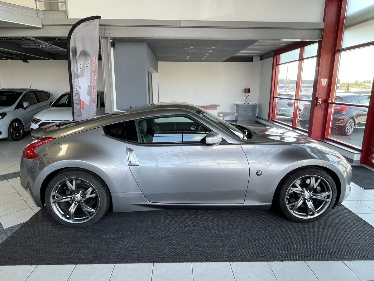 NISSAN 370 Z  3,7 V6 328 PACK BVA GPS BOSE FEUX BI-XENON ETAT COLLECTOR