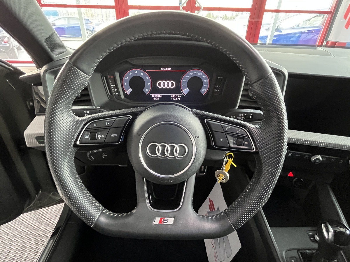 AUDI A1 SPORTBACK  40 TFSI 200  FULL S-LINE DSG6 GPS LIMITEUR DIGITAL COCKPIT DRIVE SELECT BLUETOOTH  ETAT NEUF