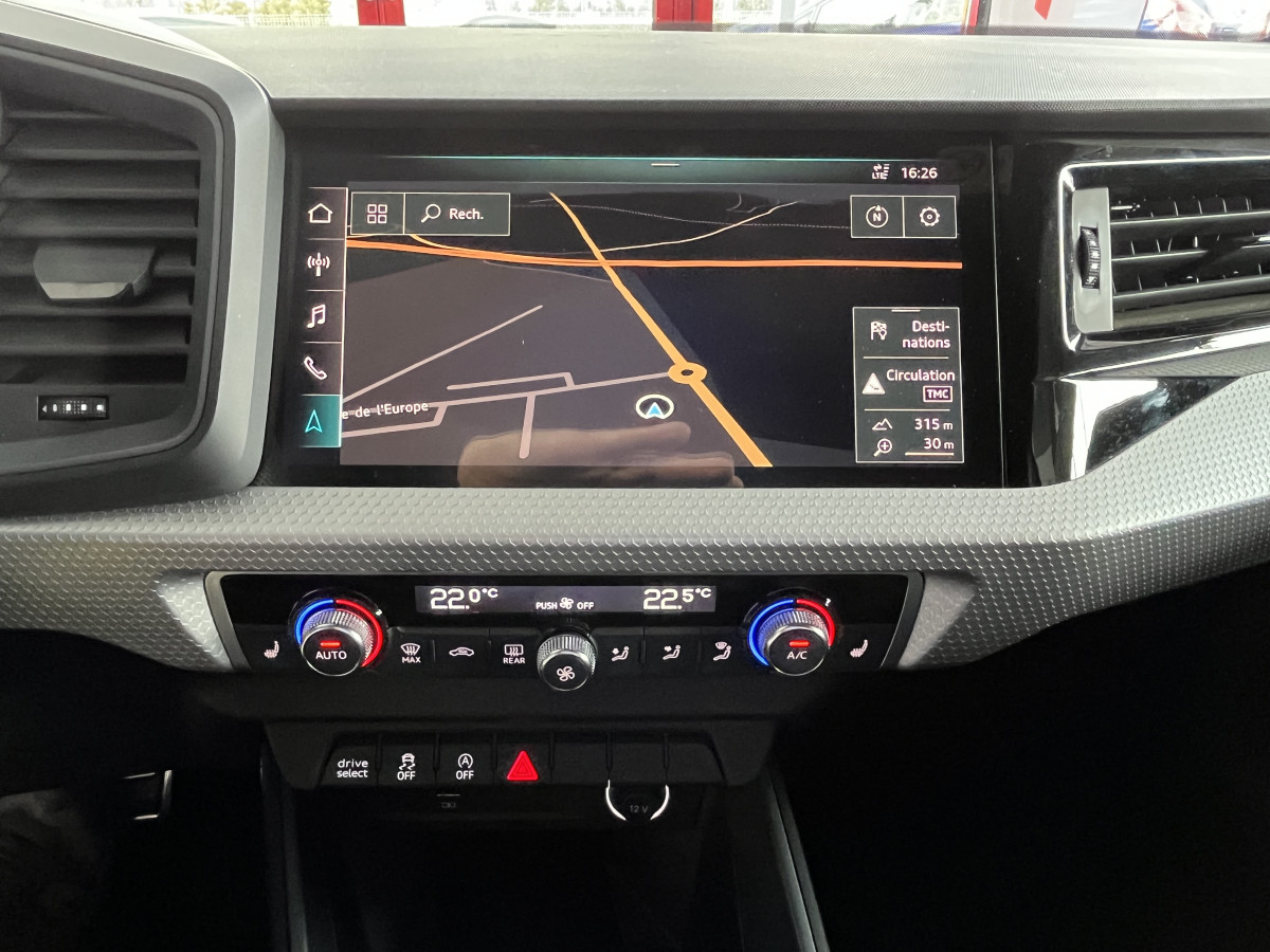 AUDI A1 SPORTBACK  40 TFSI 200  FULL S-LINE DSG6 GPS LIMITEUR DIGITAL COCKPIT DRIVE SELECT BLUETOOTH  ETAT NEUF