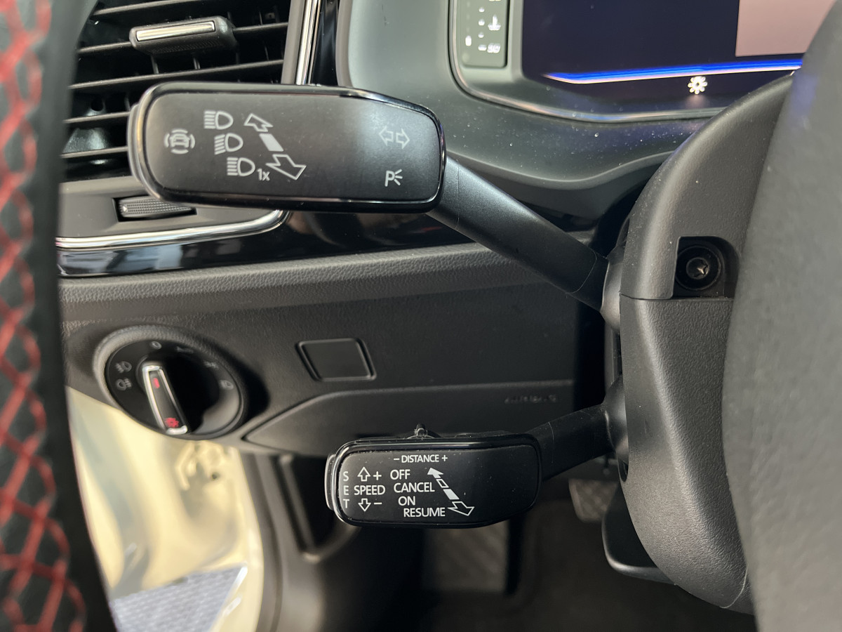 SEAT LEON FR 1,5 TSI 150 TOIT PANO GPS CAMERA ACC SEAT DRIVE PROFILE HIFI BEATS VIRTUAL COCKPIT FULL LED