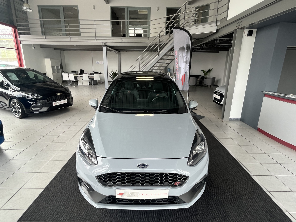 FORD FIESTA ST 1,5 200 TOIT PANO GPS GAMERA REGULATEUR HIFI B&O KEYLESS PACK HIVER APPLE CARPLAY ETAT NEUF