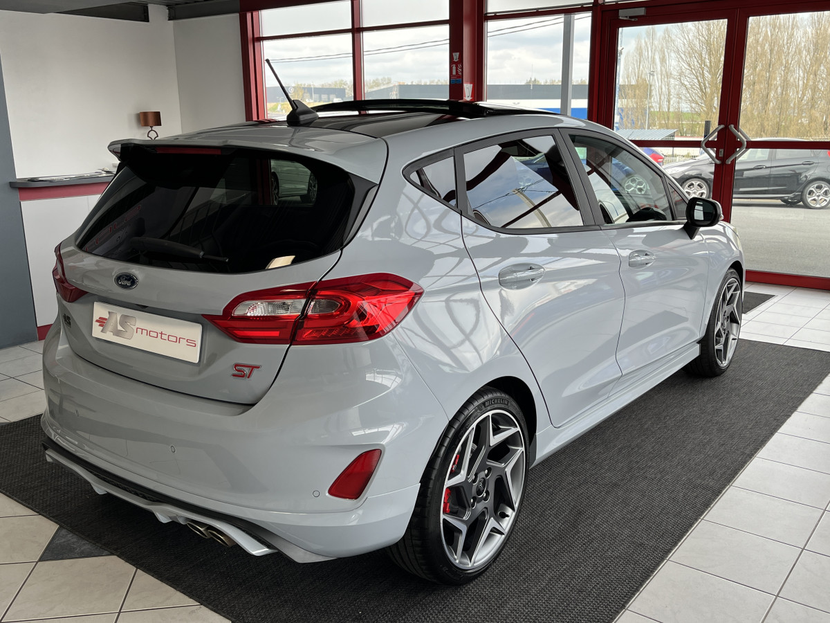 FORD FIESTA ST 1,5 200 TOIT PANO GPS GAMERA REGULATEUR HIFI B&O KEYLESS PACK HIVER APPLE CARPLAY ETAT NEUF