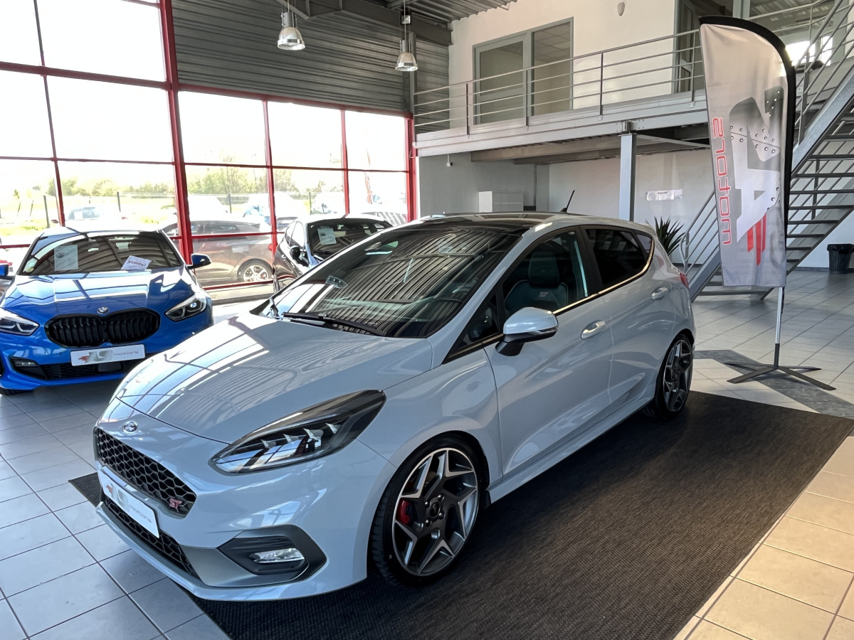 FORD FIESTA 200 1,5 200 PACK PERF TOIT PANO  GPS  APPLE CARPLAY HIFI B&O REGULATEUR KEYLESS PACK HIVER ETAT NEUF