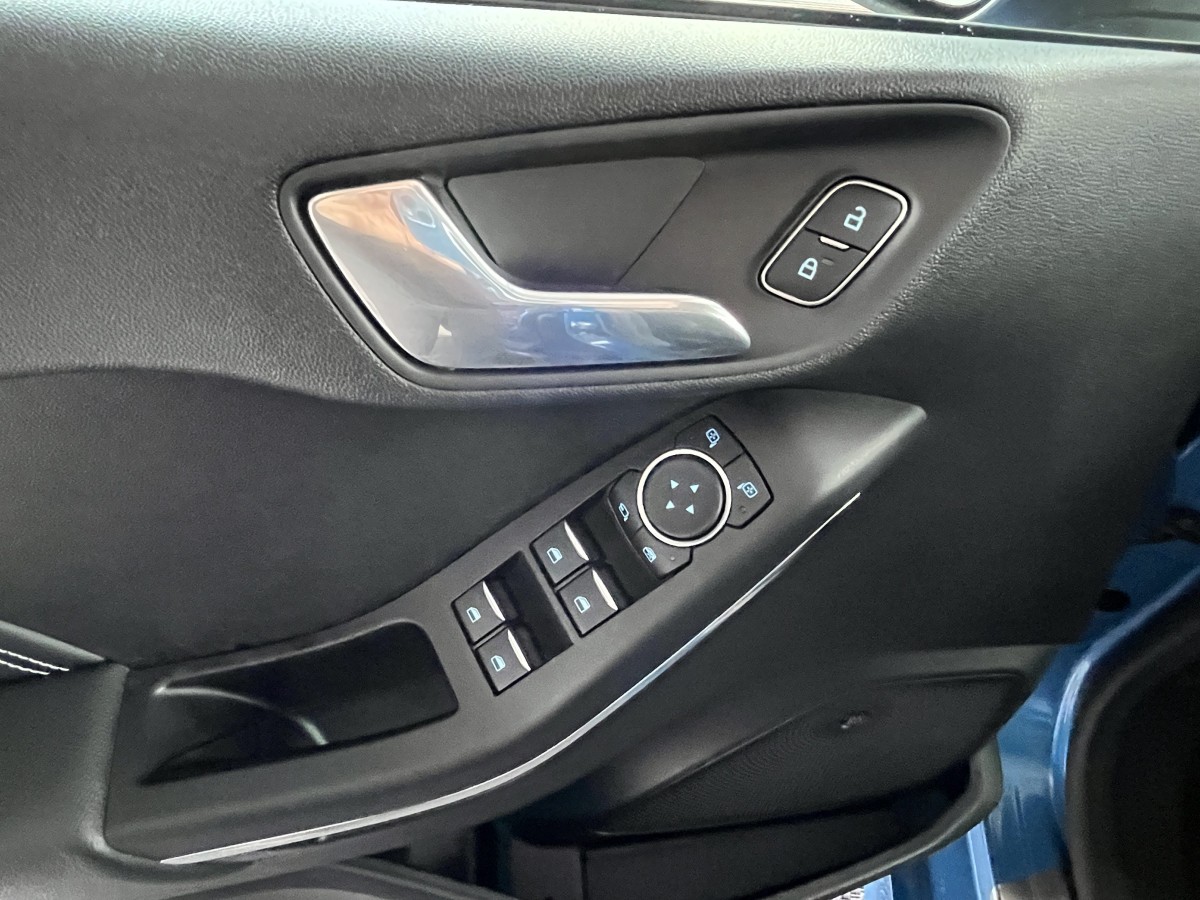 FORD FIESTA ST 1,5 200  PACK PERF TOIT PANO GPS  CAMERA APPLE CARPLAY FULL LED BLUETOOTH HIFI B&O REGULATEUR FULL OPTIONS