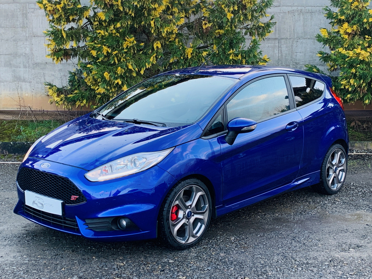 FORD FIESTA ST 1,6 TURBO 182