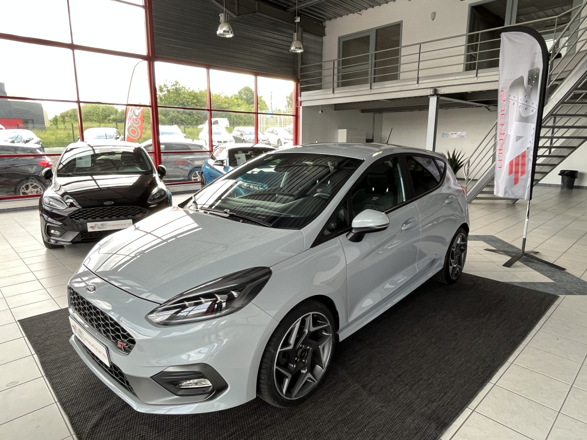 FORD FIESTA ST 1,5 200  PACK  HIVER APPLE CARPLAY FULL LED BLUETOOTH HIFI B&O KEYLESS REGULATEUR ECHAPPEMENT MILLTEK ETAT NEUF