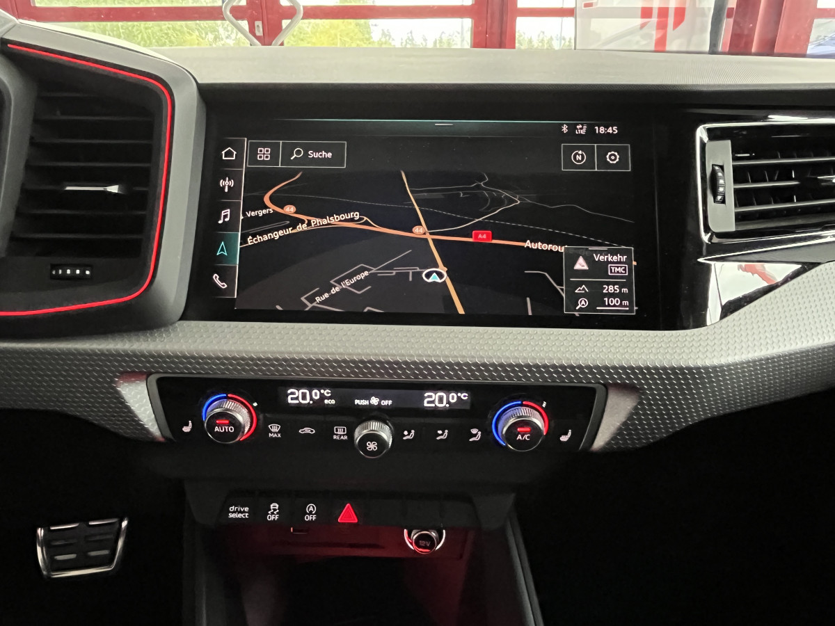 AUDI A1 SPORTBACK  40 TFSI 200  FULL S-LINE DSG6 GPS REGULATEUR KEYLESS DRIVE SELECT APPLE CAR PLAY DIGITAL COCKPIT  BLUETOOTH  ETAT NEUF