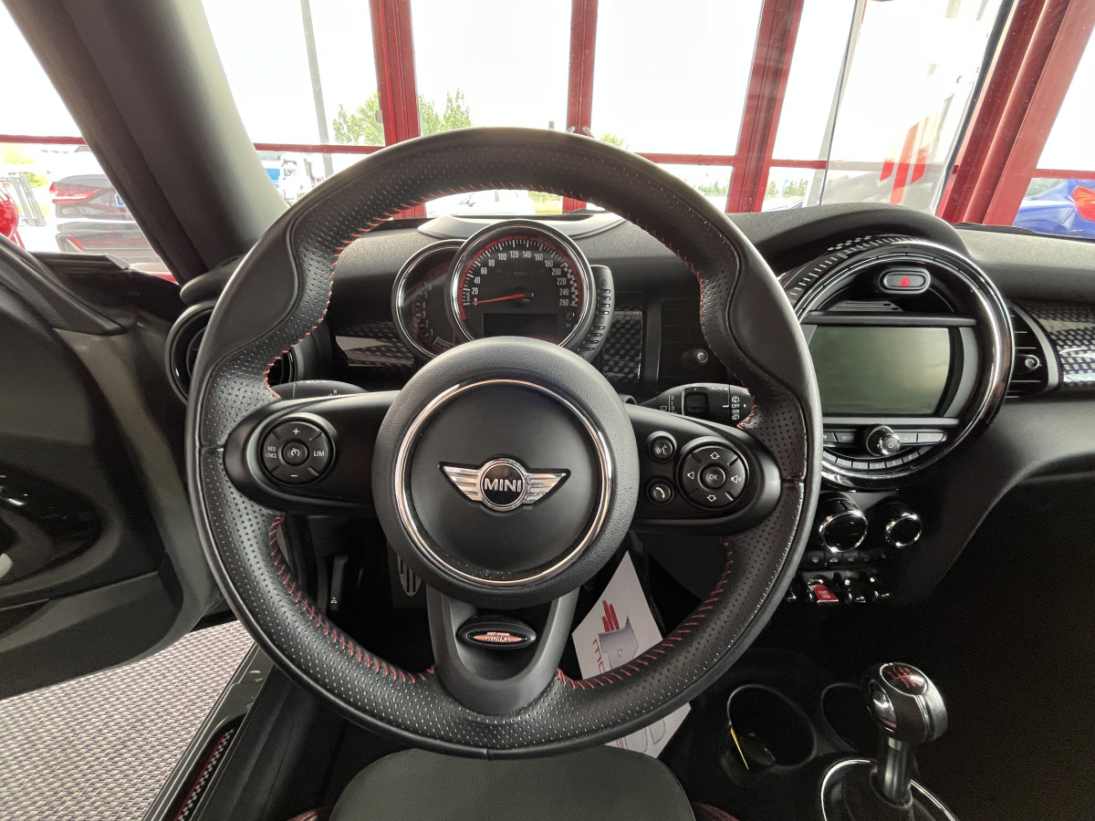 MINI COOPER JOHN COOPER WORKS 2,0 231 GPS TOIT PANO KEYLESS BLUETOOTH REGULATEUR FEUX FULL LED FULL OPTIONS