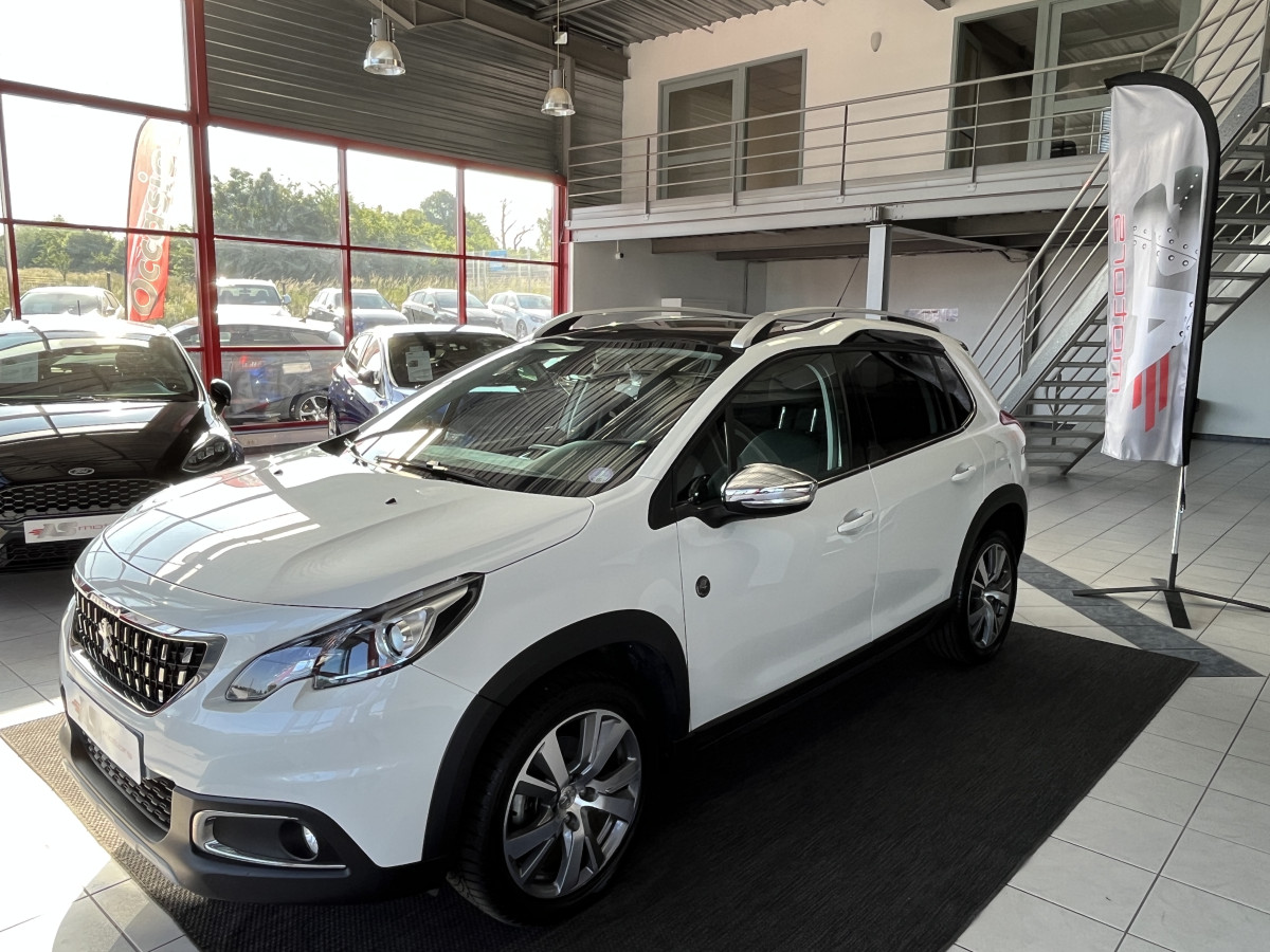 PEUGEOT 2008 1,2 110 CROSSWAY EAT6 GPS  TOIT PANORAMIQUE CAMERA REGULATEUR PACK GRIP CONTROL APPLE CARPLAY EXCELLENT ETAT