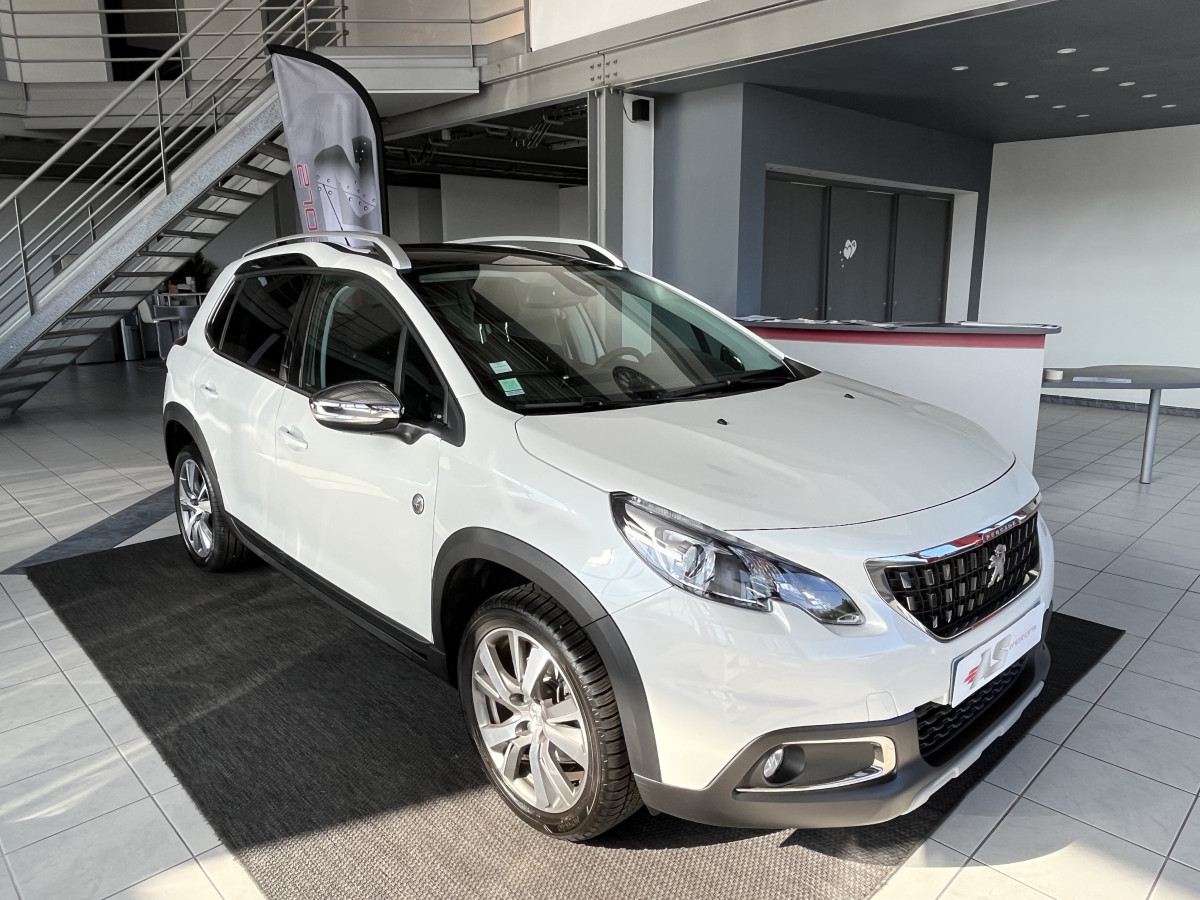 PEUGEOT 2008 1,2 110 CROSSWAY EAT6 GPS  TOIT PANORAMIQUE CAMERA REGULATEUR PACK GRIP CONTROL APPLE CARPLAY EXCELLENT ETAT