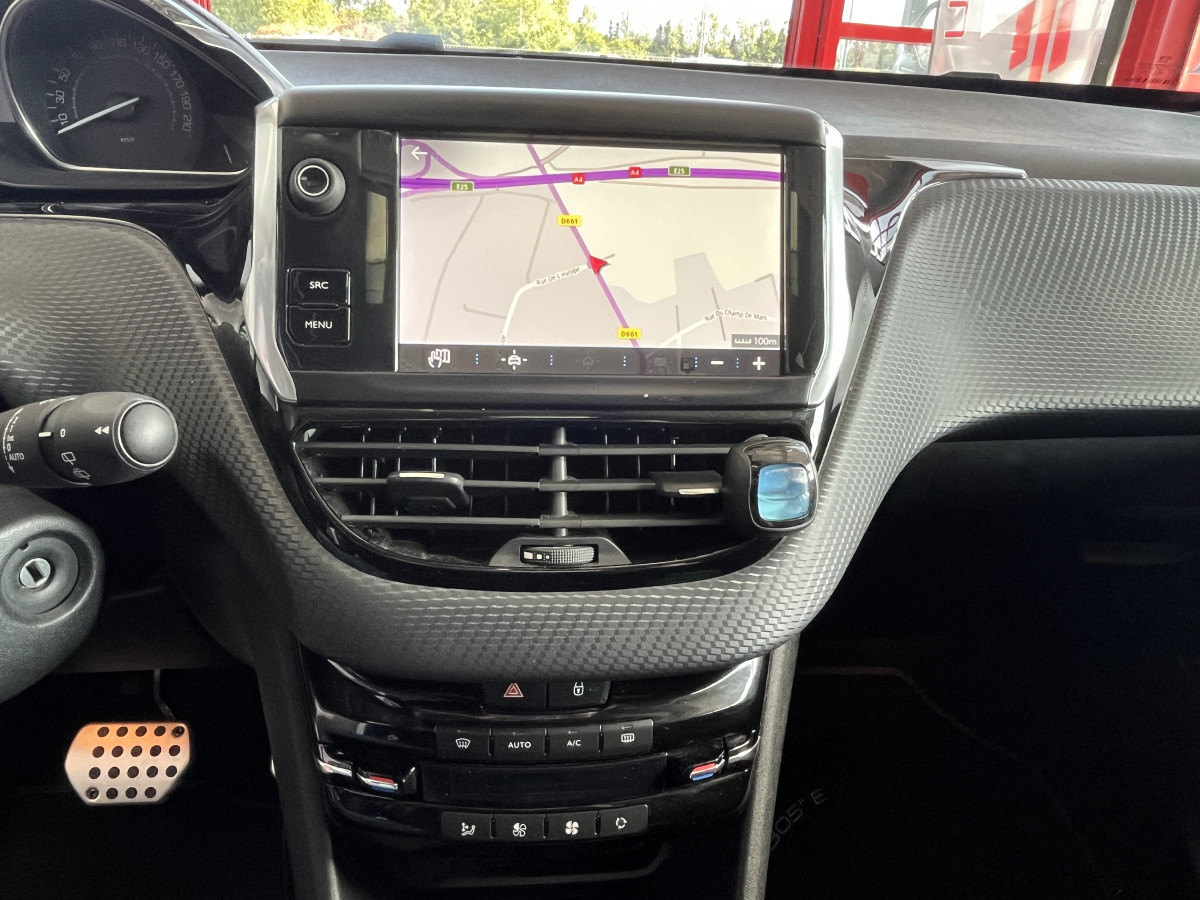 PEUGEOT 2008 1,2 110 CROSSWAY EAT6 GPS  TOIT PANORAMIQUE CAMERA REGULATEUR PACK GRIP CONTROL APPLE CARPLAY EXCELLENT ETAT