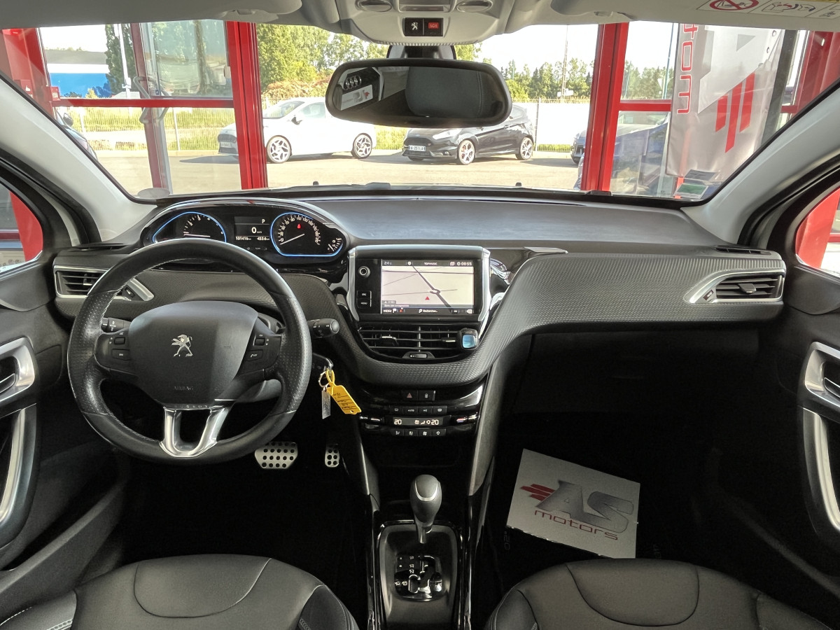 PEUGEOT 2008 1,2 110 CROSSWAY EAT6 GPS  TOIT PANORAMIQUE CAMERA REGULATEUR PACK GRIP CONTROL APPLE CARPLAY EXCELLENT ETAT