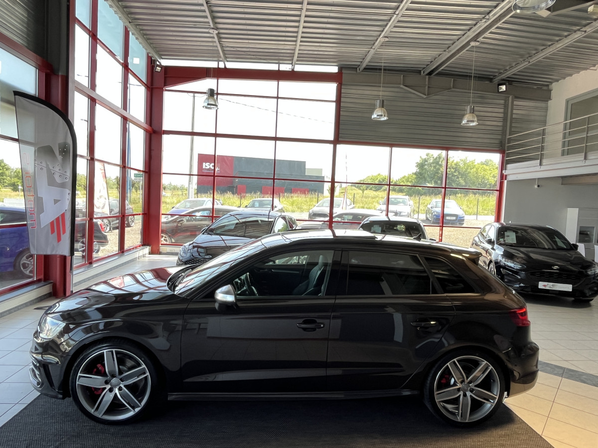 AUDI S3 SPORTBACK 2,0 TFSI 300  GPS ACC  TOIT PANORAMIQUE  KEYLESS REGULATEUR SIEGES SPORT RS  FEUX FULL LED DRIVE SELECT PARK PILOT EXCELLENT ETAT