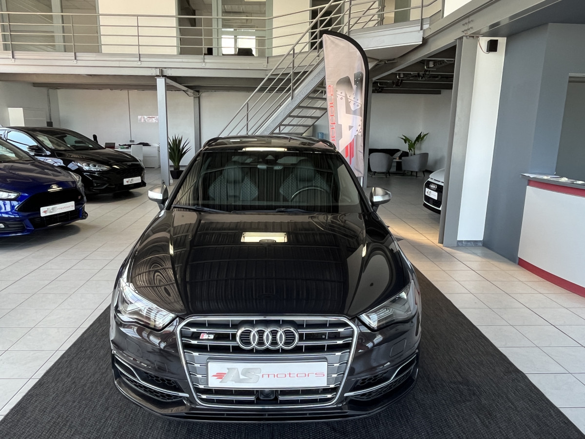 AUDI S3 SPORTBACK 2,0 TFSI 300  GPS ACC  TOIT PANORAMIQUE  KEYLESS REGULATEUR SIEGES SPORT RS  FEUX FULL LED DRIVE SELECT PARK PILOT EXCELLENT ETAT