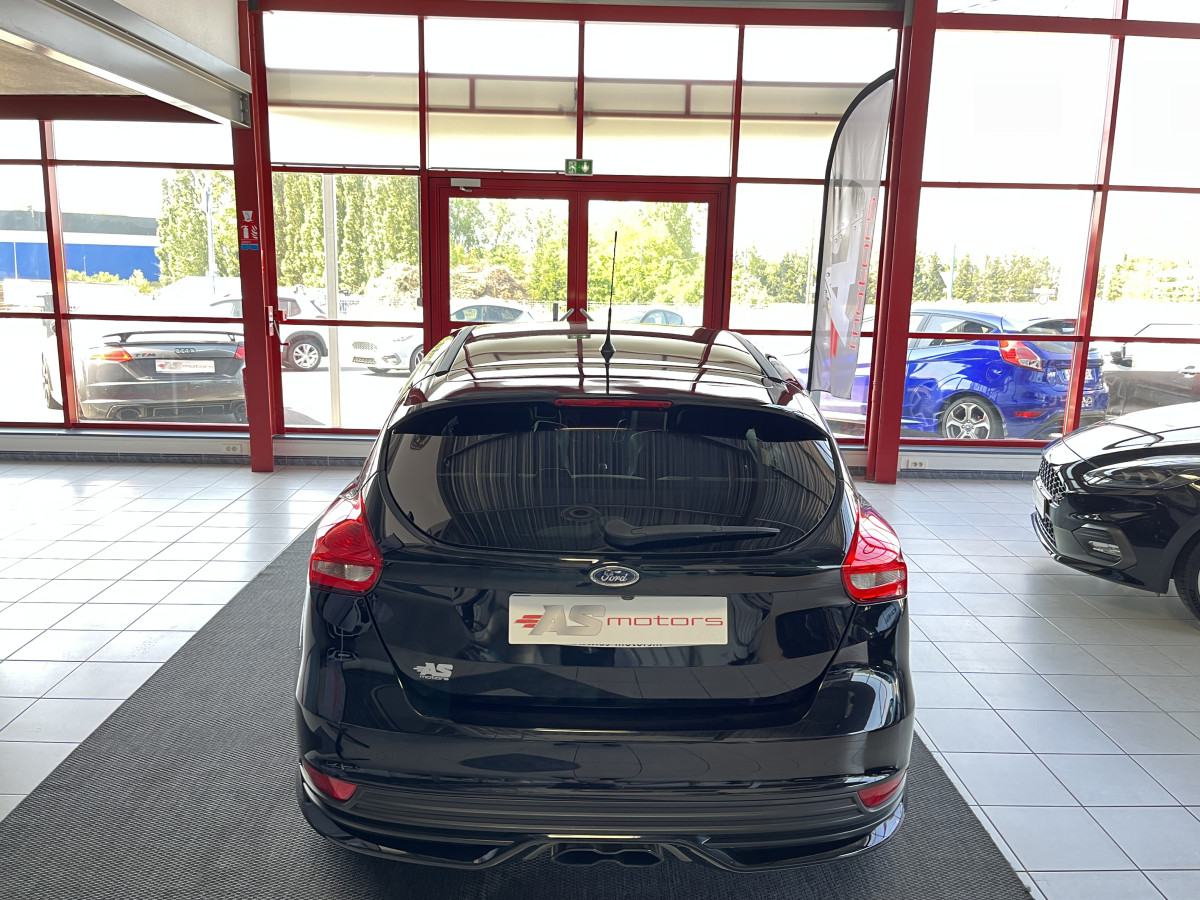 FORD FOCUS ST 2,0 250 TOIT OUVRANT GPS CAMERA  RECARO REGULATEUR  PACK HIVER BLUETOOTH FULL BLACK EXCELLENT ETAT