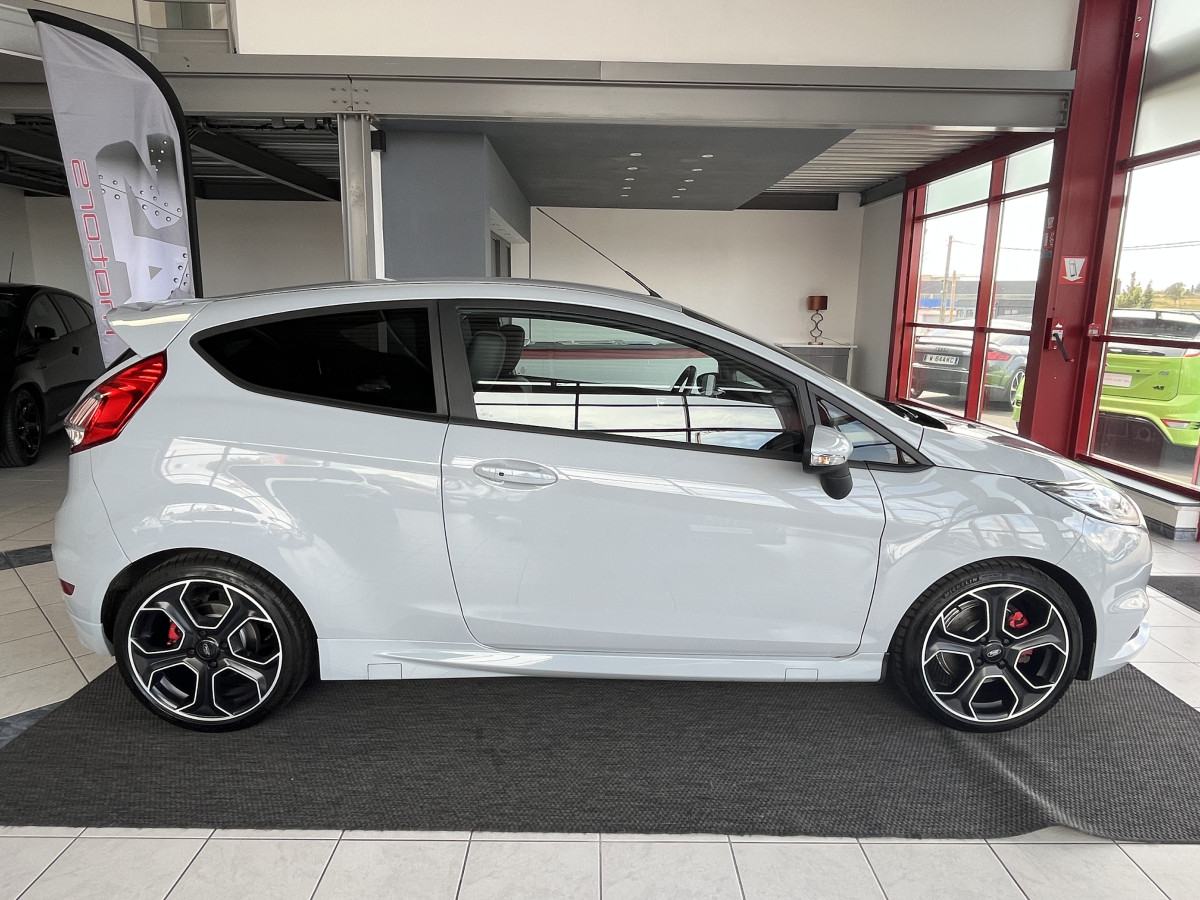 FORD FIESTA ST 1,6 200 EDITION LIMITED PACK PERF GPS CAMERA KEYLESS  REGULATEUR SONY BLUETOOTH ECHAPPEMENT MILTEK  ETAT COLLECTOR