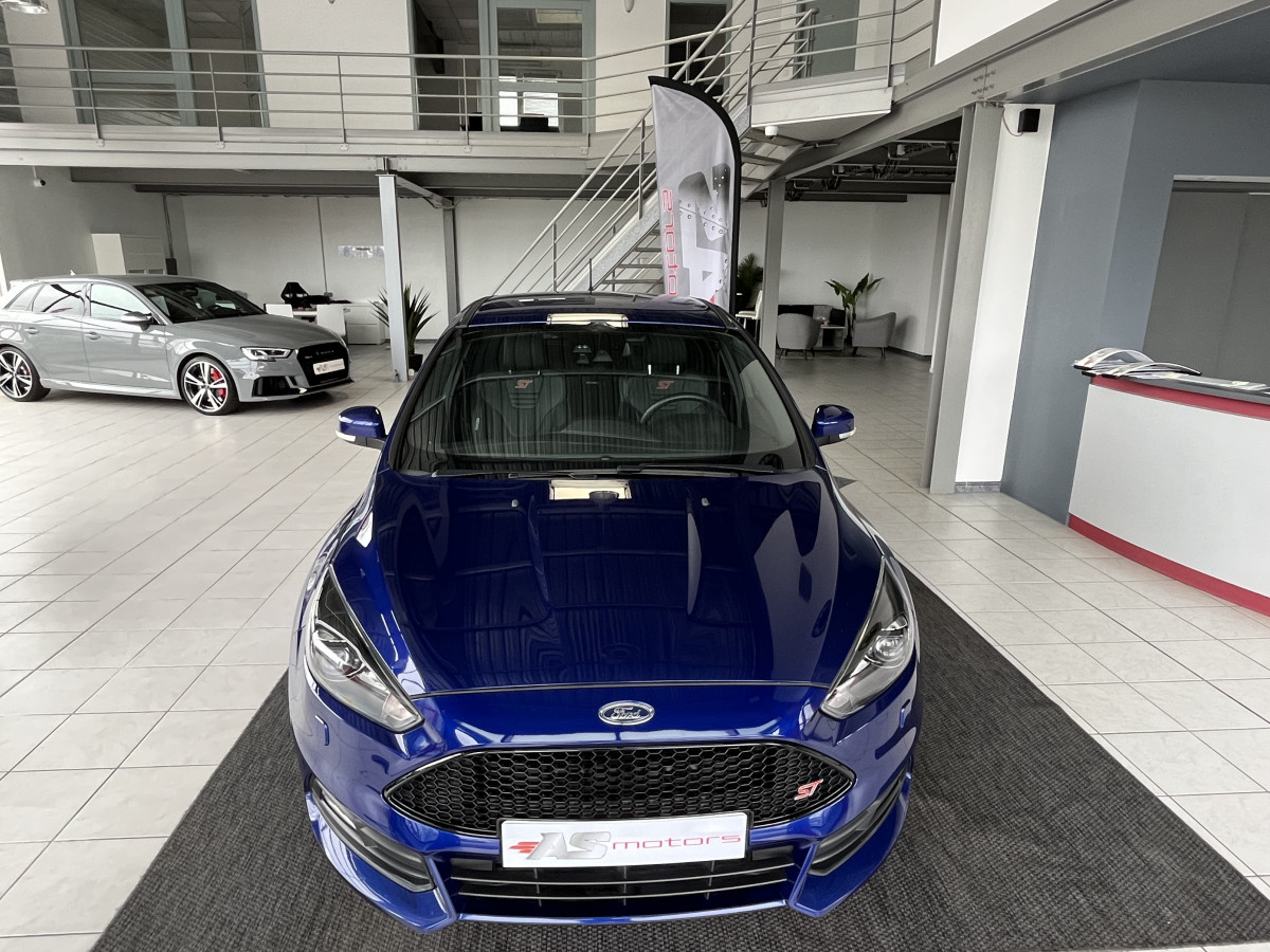 FORD FOCUS ST 2,0 250 GPS CAMERA SONY  RECARO CUIR BI-XENON PACK HIVER BLUETOOTH EXCELLENT ETAT