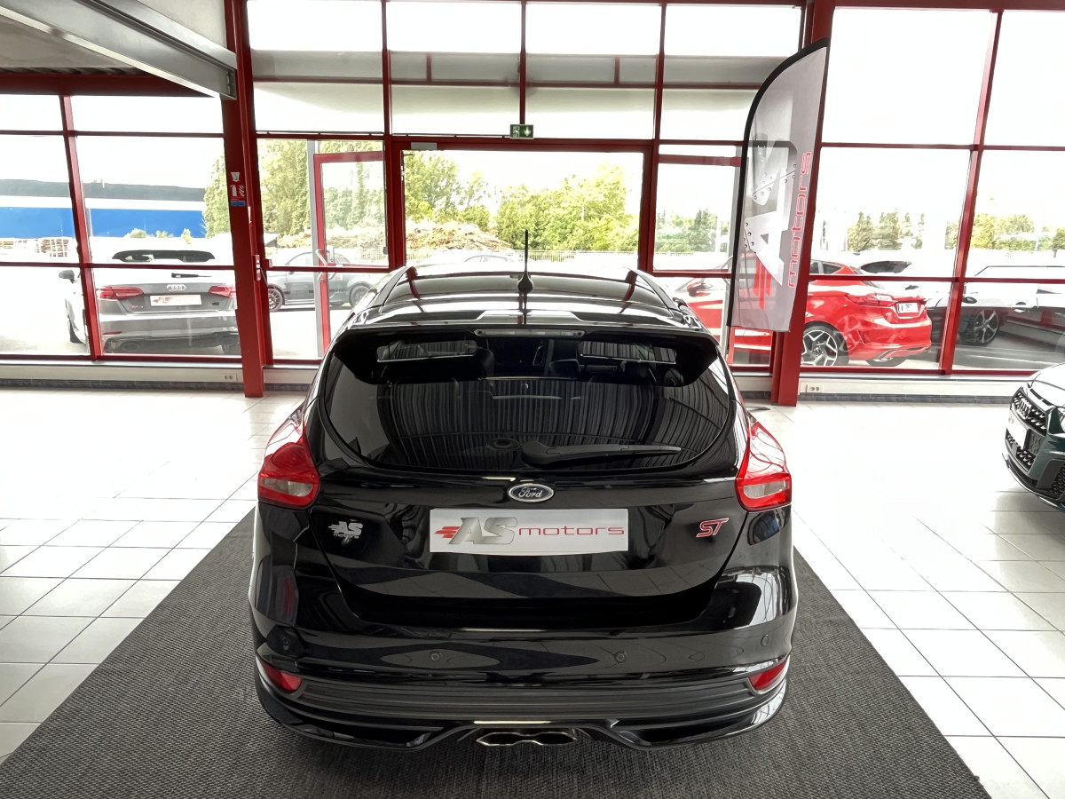 FORD FOCUS ST 2,0 250 FULL BLACK GPS REGULATEUR PACK HIVER BI- XENON RECARO KEYLESS HIFI SONY BLUETOOTH EXCELLENT ETAT