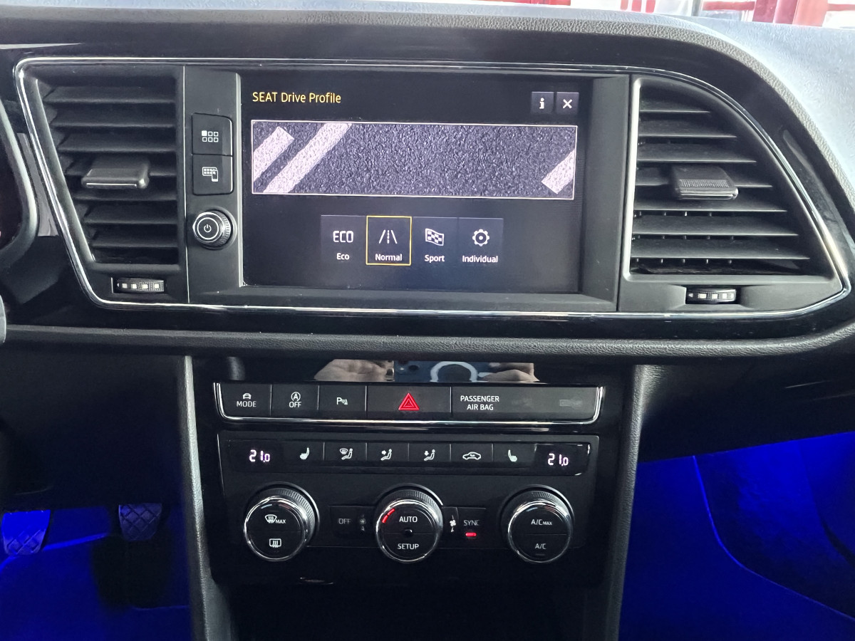 SEAT LEON FR 1,5 TSI 150 GPS APPLE CARPLAY HIFI BEATS KEYLESS REGULATEUR FULL LED SEZT DRIVE PROFILE EXCELLENT ETAT