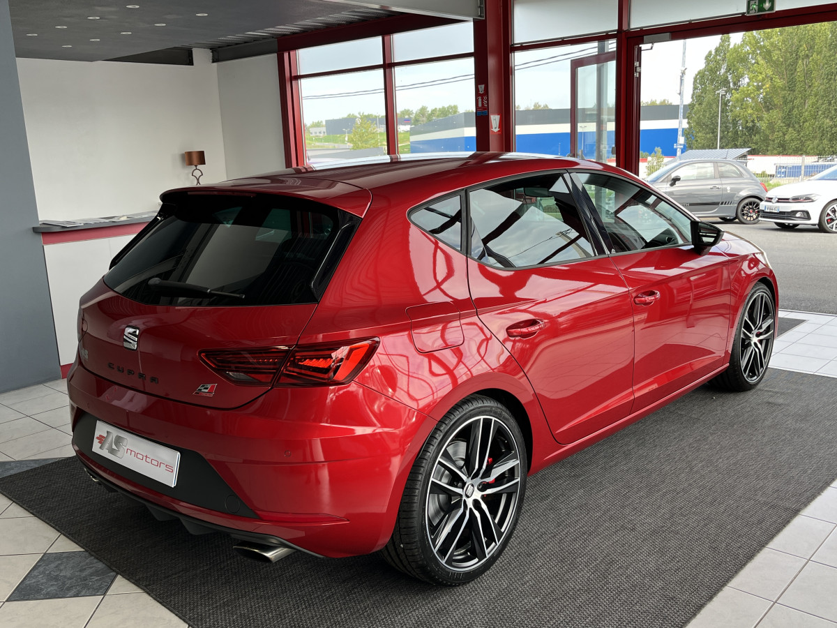 SEAT LEON CUPRA 2,0 TSI 300 DSG6 GPS ACC DCC APPLE CARPLAY KEYLESS FULL LED DIGITAL COCKPIT  ETAT NEUF