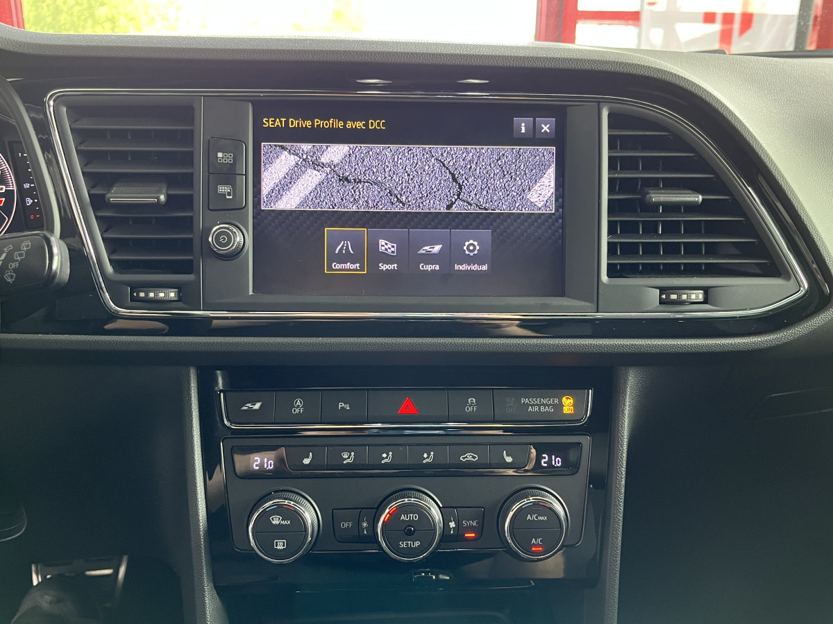 SEAT LEON CUPRA 2,0 TSI 300 DSG6 GPS ACC DCC APPLE CARPLAY KEYLESS FULL LED DIGITAL COCKPIT  ETAT NEUF