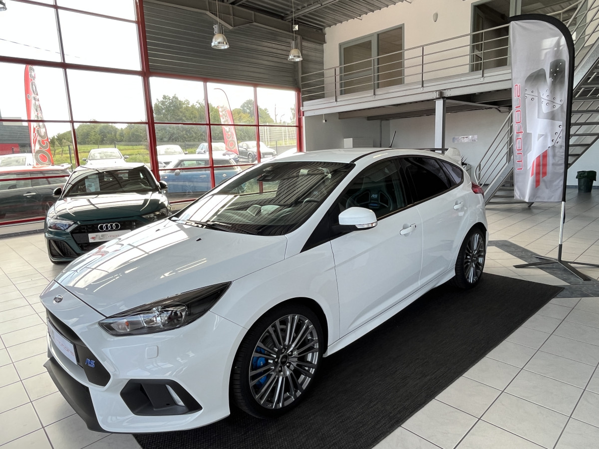 FORD FOCUS RS 2,3 350 4X4  GPS  CAMERA  HIFI SONY KEYLESS  REGULATEUR FEUX BI-XENON APPLE CARPLAY  EXCELLENT ETAT