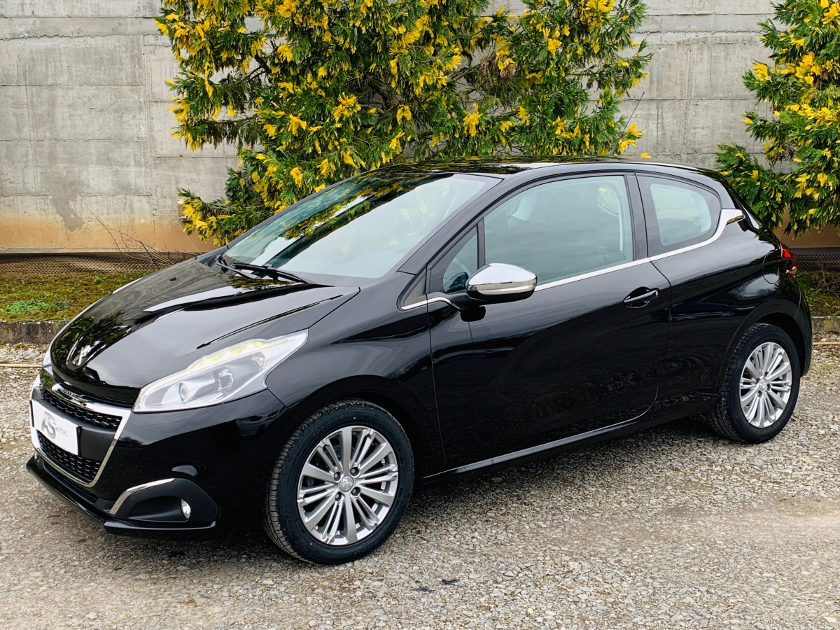 PEUGEOT 208 HDI 120 TYPE ALLURE