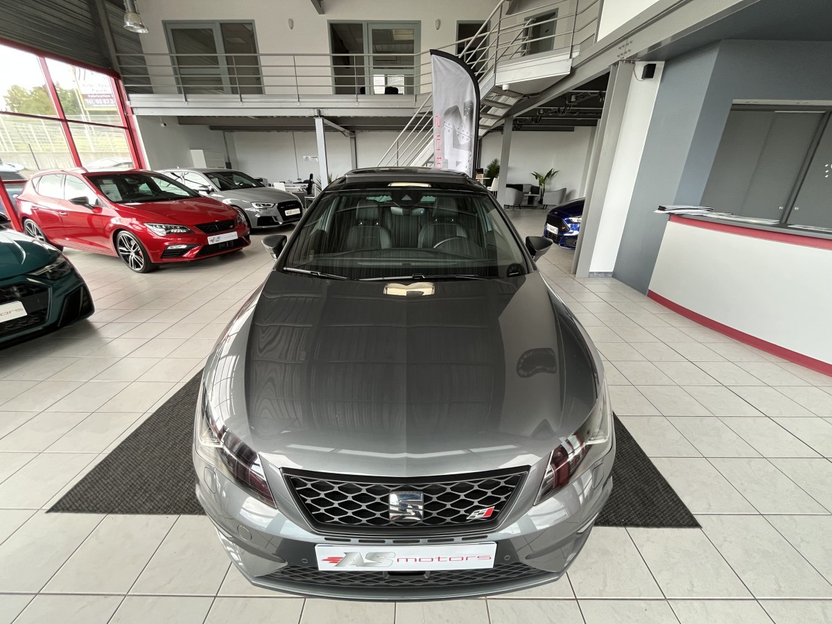 SEAT LEON CUPRA 2,0 TSI 300 DSG6 TOIT PANO GPS CAMERA  ACC DCC  HIFI BEATS APPLE CARPLAY KEYLESS FULL LED DIGITAL COCKPIT  ETAT NEUF FULL OPTIONS