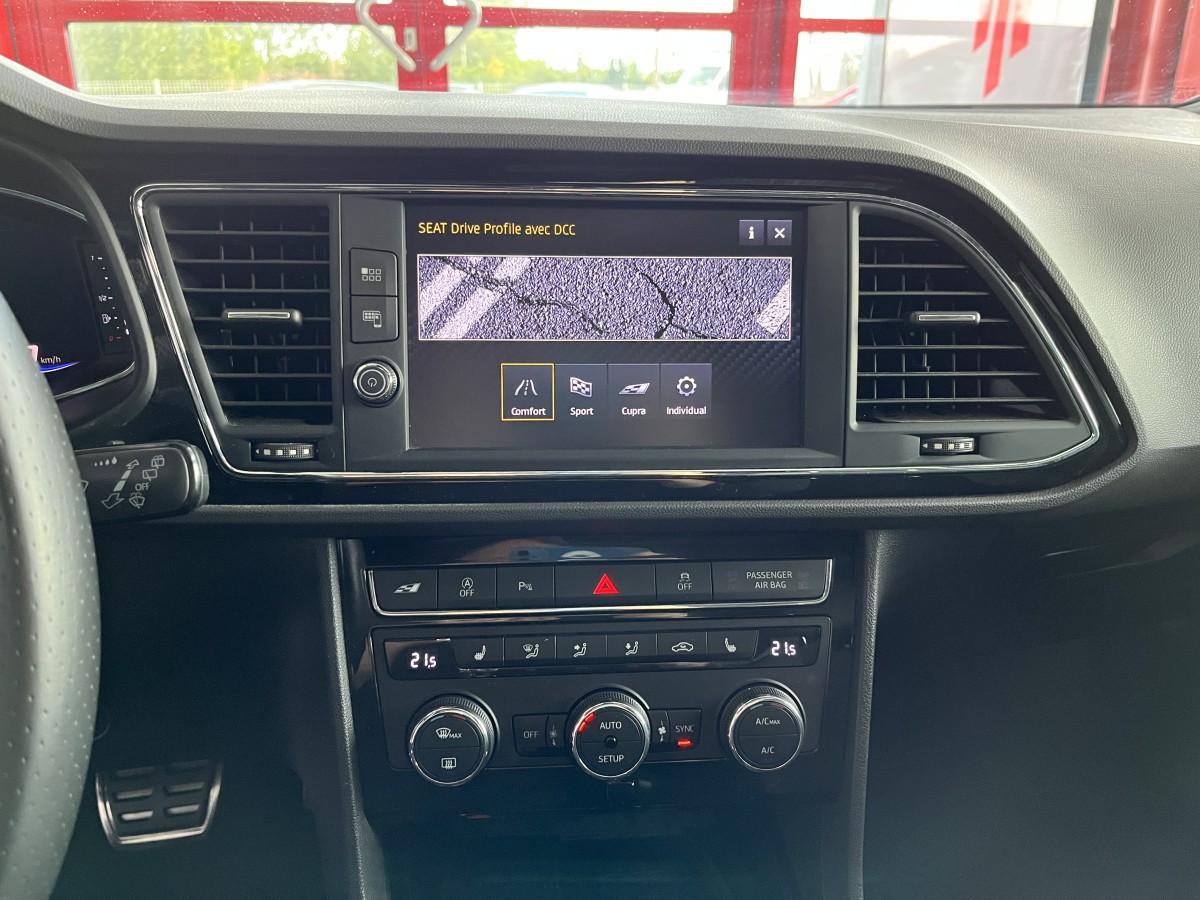 SEAT LEON CUPRA 2,0 TSI 300 DSG6 TOIT PANO GPS CAMERA  ACC DCC  HIFI BEATS APPLE CARPLAY KEYLESS FULL LED DIGITAL COCKPIT  ETAT NEUF FULL OPTIONS