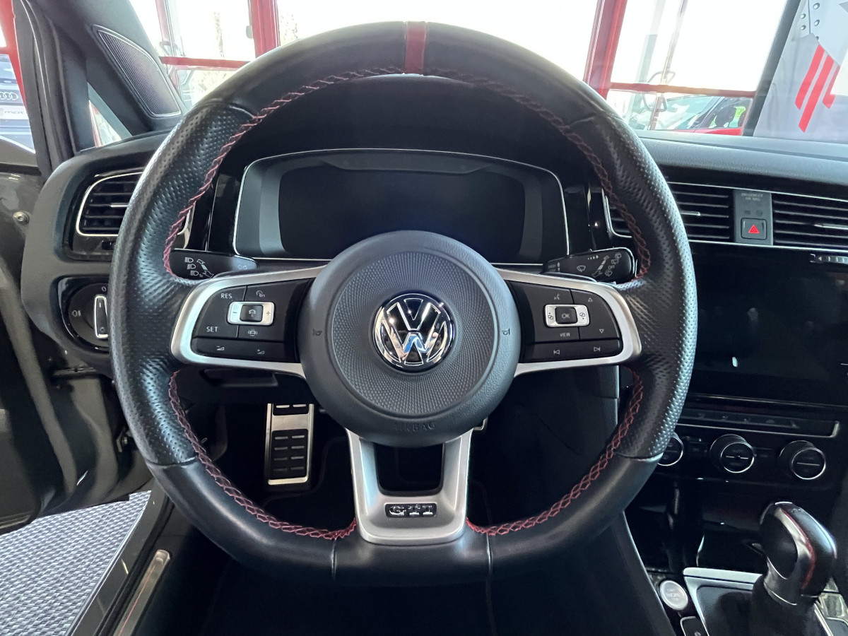 VOLKSWAGEN GOLF  7 TCR  2,0 TSI 290 GPS DCC ACC FULL LED  AKRAPOVIC KEYLESS DIGITAL COCKPIT PARK ASSIST ETAT NEUF