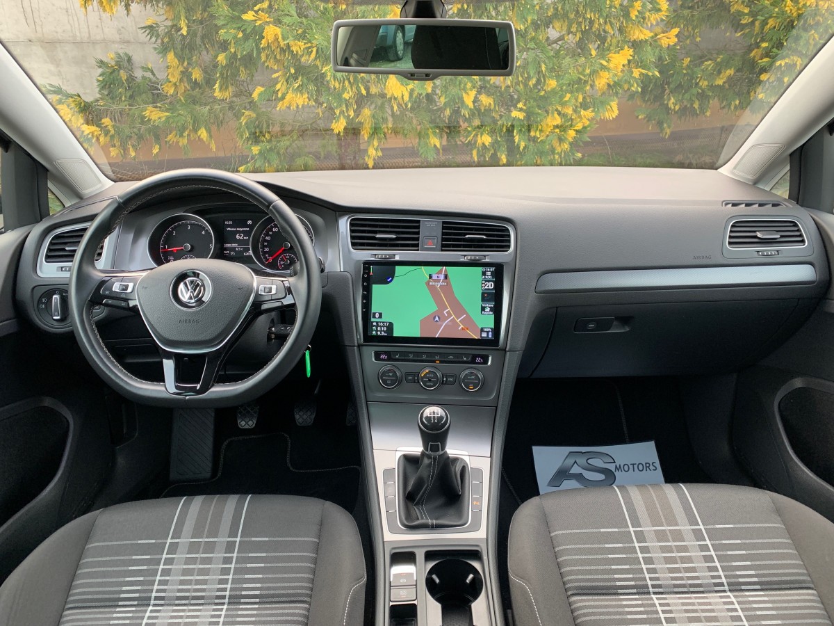 VOLKSWAGEN GOLF 1,6 TDI 110 LOUNGE