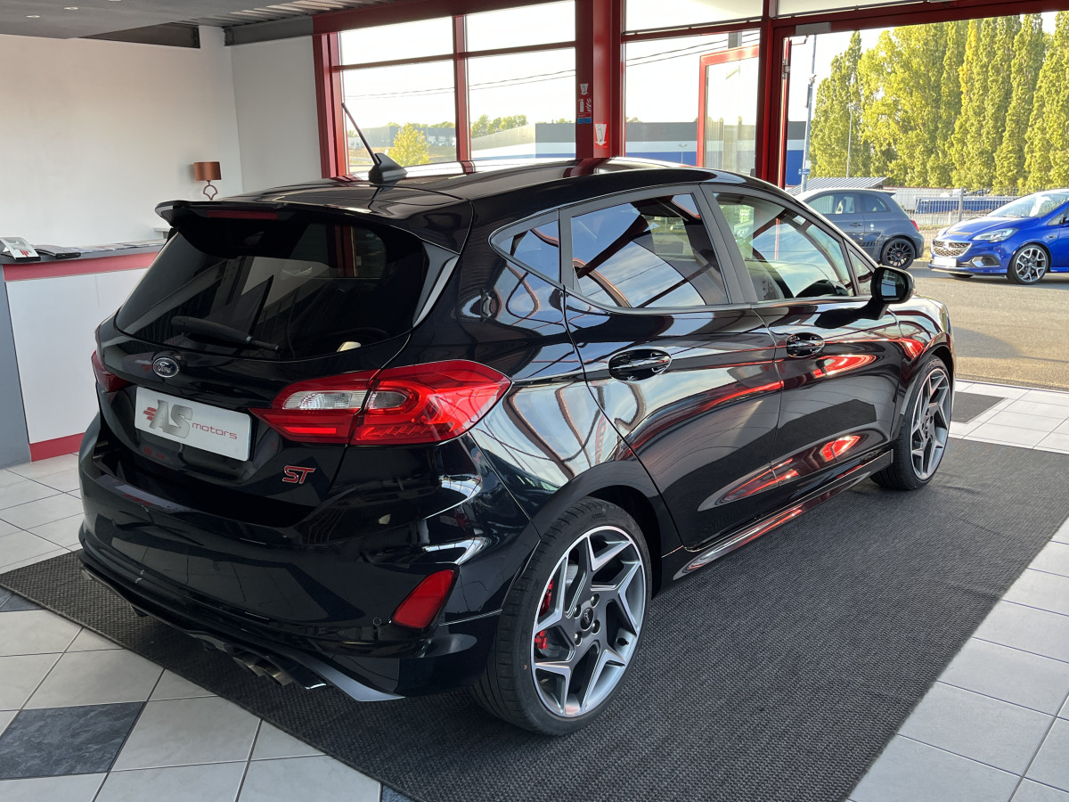 FORD FIESTA ST 1,5 200 PACK PERFORMANCE GPS APPLE CARPLAY REGULATEUR KEYLESS PACK HIVER ETAT NEUF