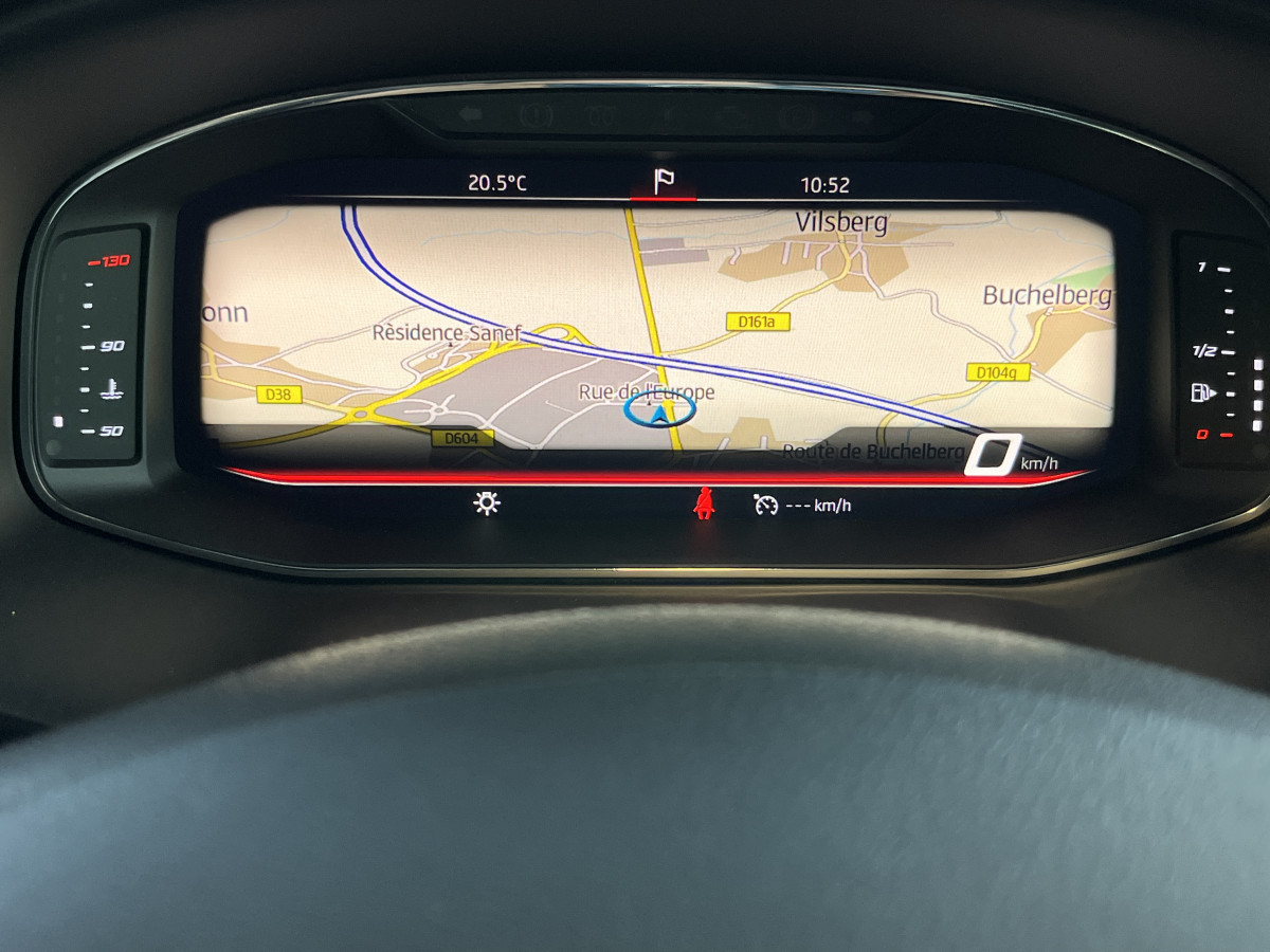 SEAT LEON FR 1,5 TSI 150 TOIT PANO GPS CAMERA REGULATEUR FEUX LED DIGITAL COCKPIT ETAT NEUF