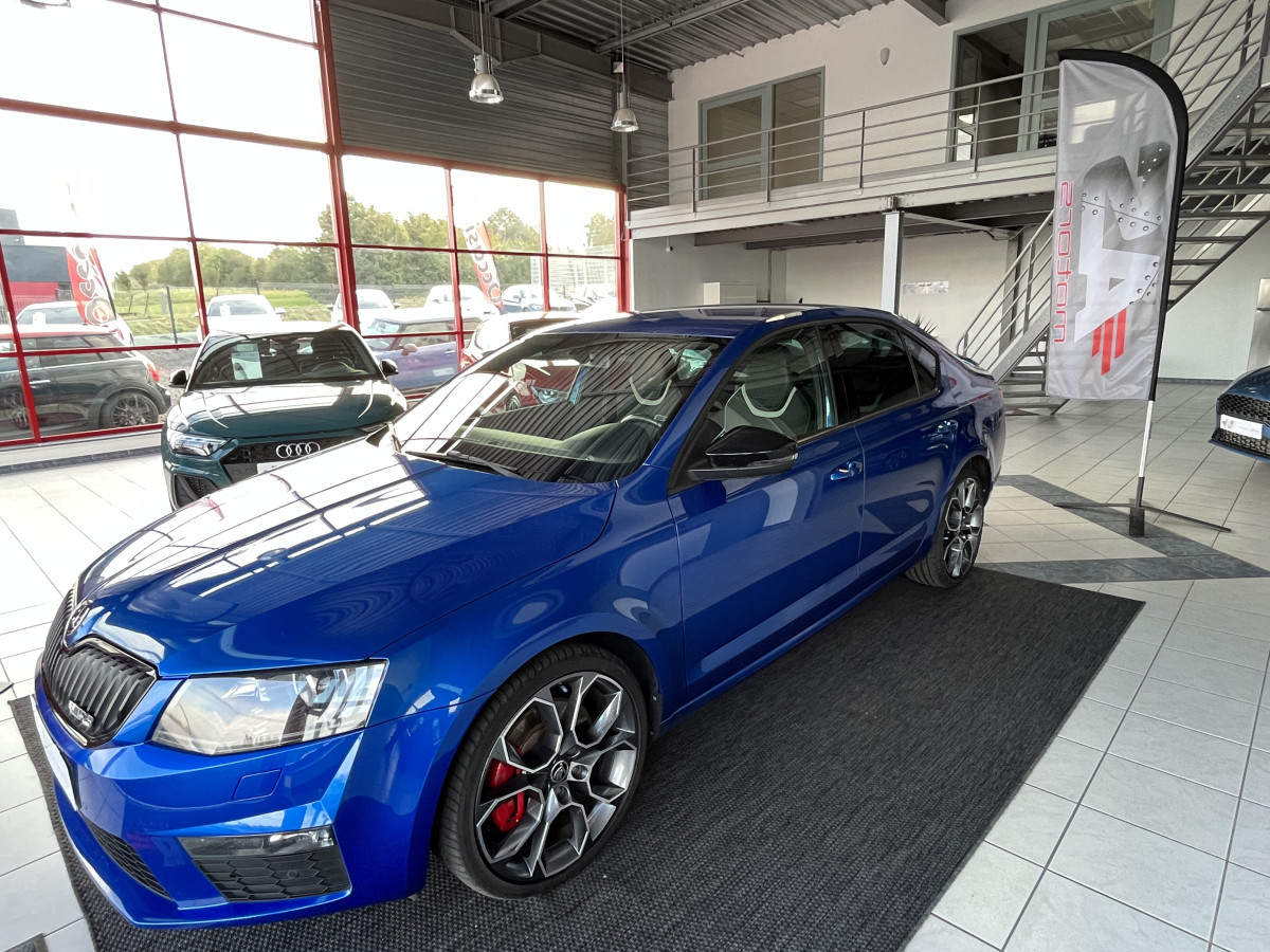 SKODA OCTAVIA RS 2,0 TDI 184 GPS SIEGES SPORT RS PARK PILOT DRIVING MODE BI-XENON  REGULATEUR BLUETOOTH EXCELLENT ETAT