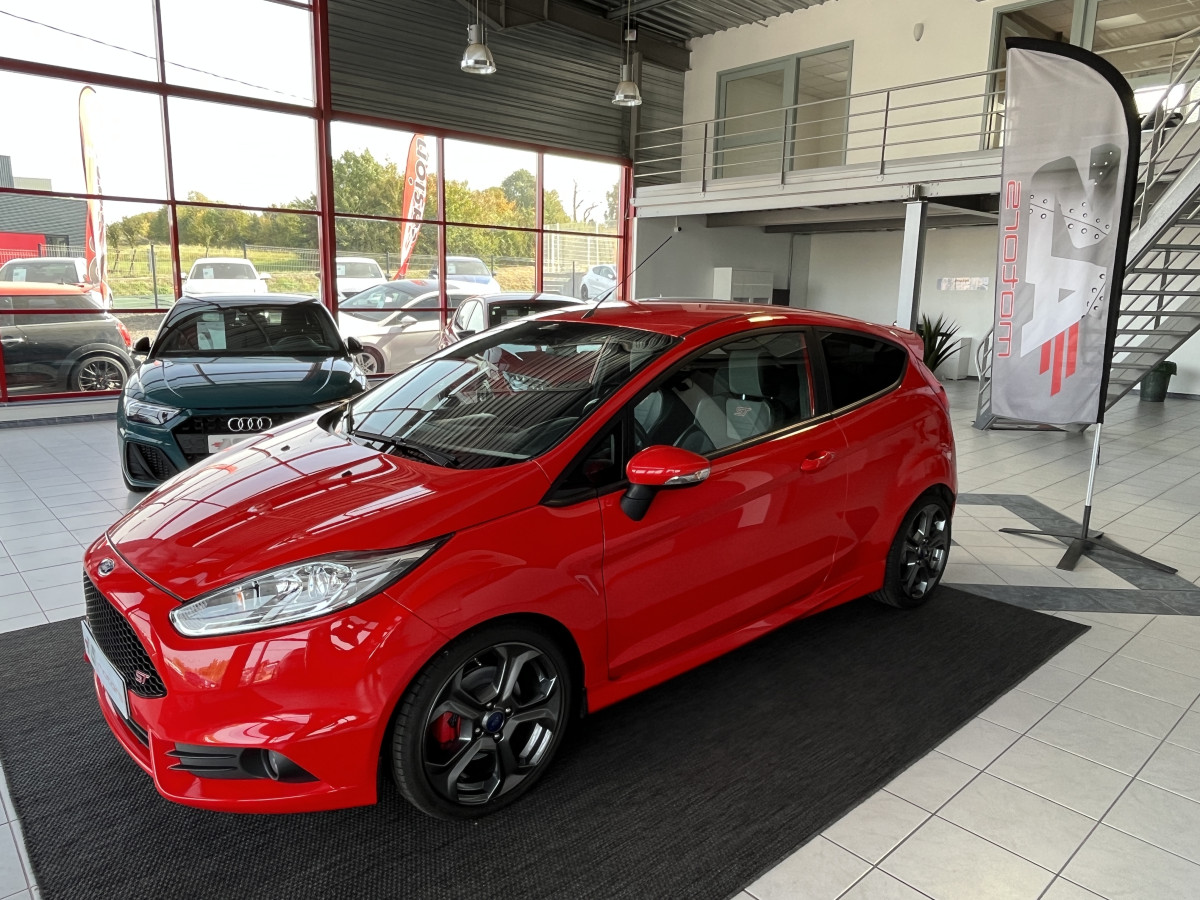 FORD FIESTA ST 1,6 182 PACK PERF REGULATEUR KEYLESS RECARO PACK HIVER  HIFI SONY EXCELLENT ETAT