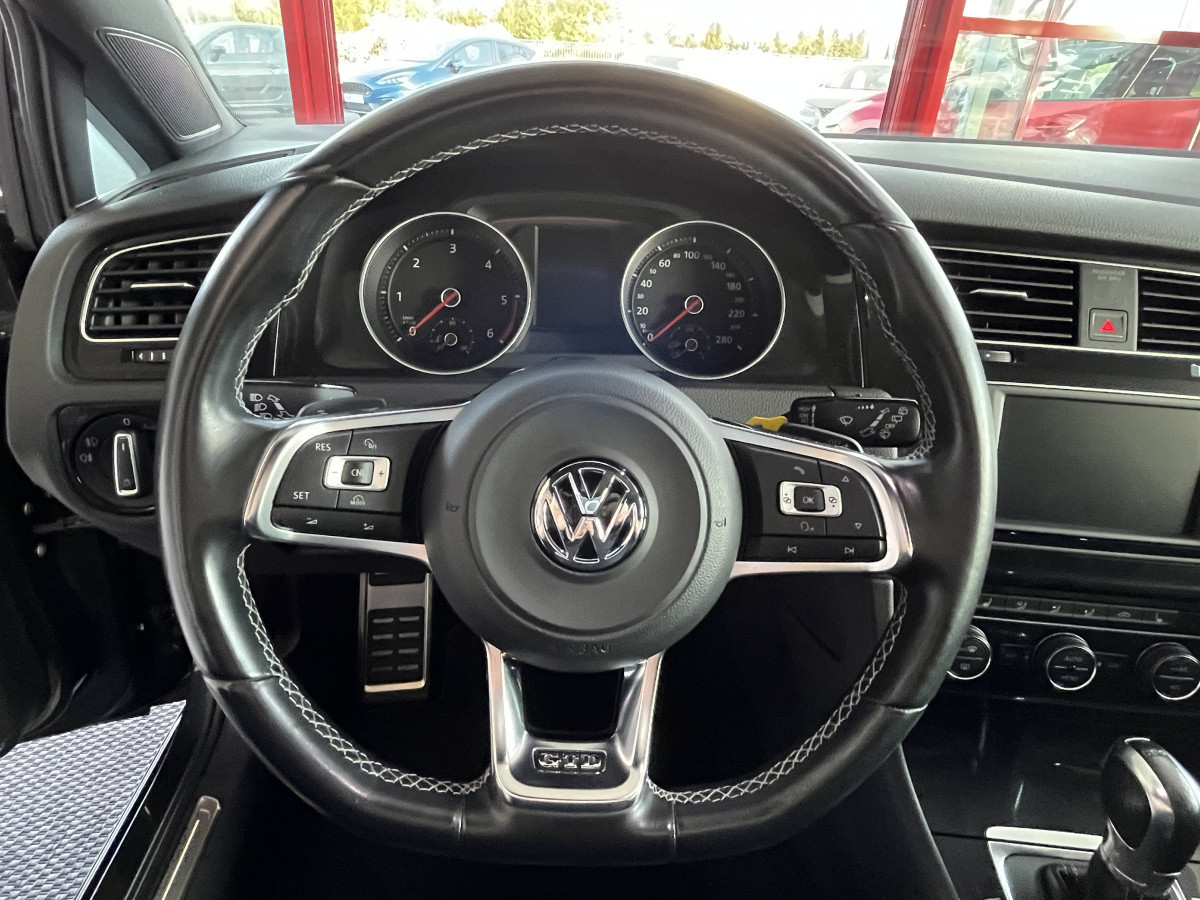 VOLKSWAGEN GOLF  7 GTD 2,0 184 DSG6  TOIT PANO GPS DCC PARK PILOT FEUX BI-XENON REGULATEUR EXCELLENT ETAT