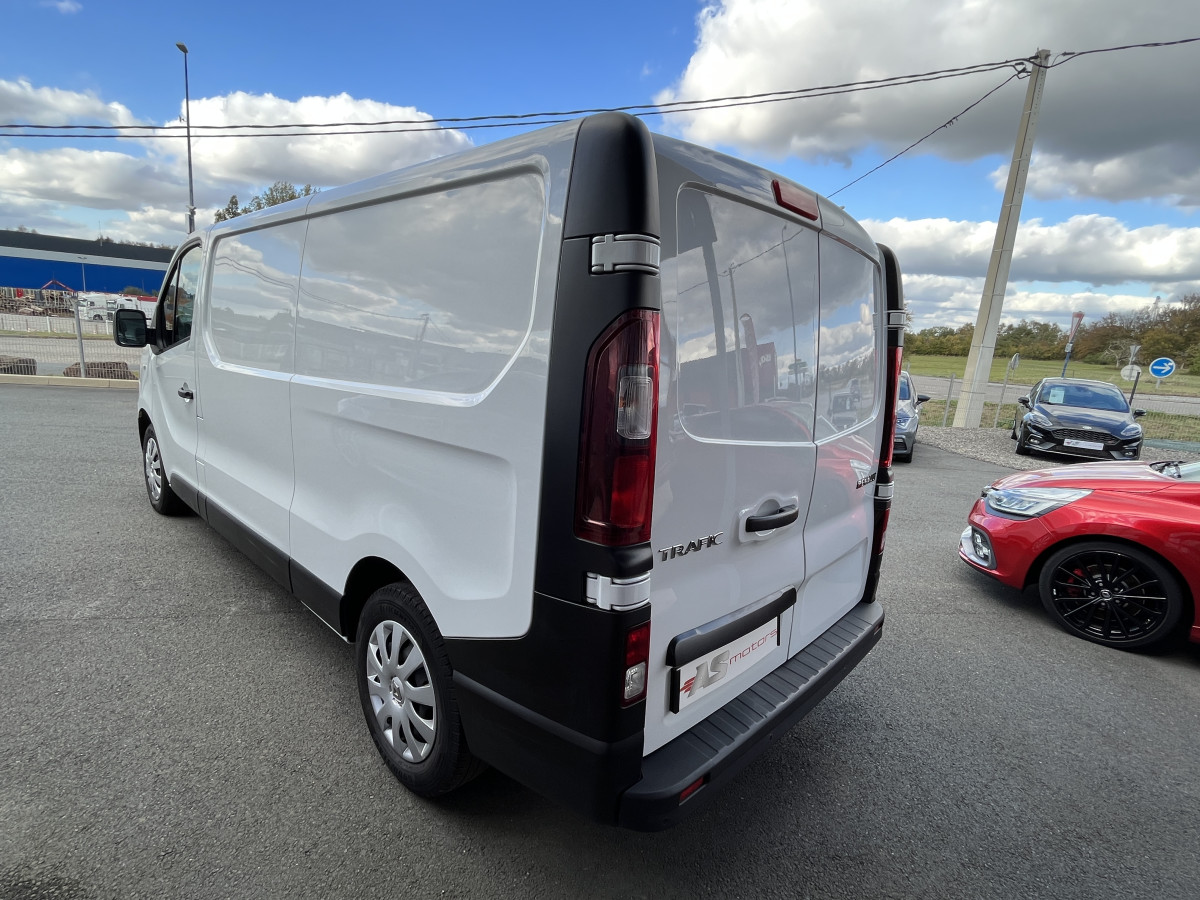 RENAULT TRAFIC L2 H1 1,6 DCI 120 CONFORT EXCELLENT ETAT